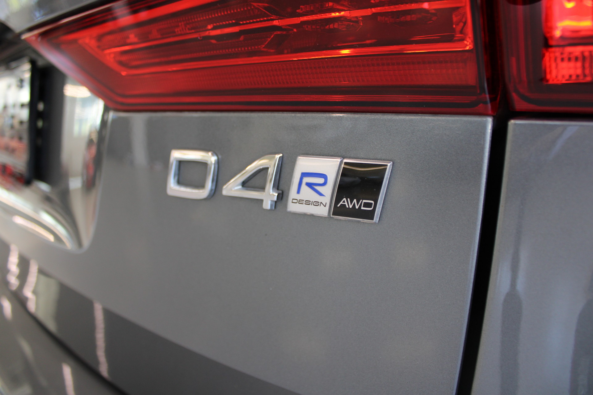 VOLVO XC60 D4 AWD R-Design Geartronic-image-23
