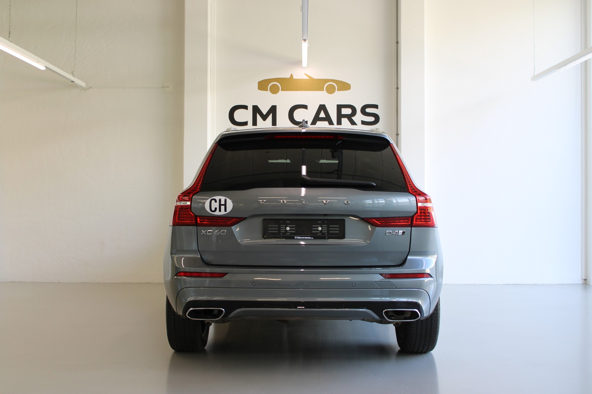 VOLVO XC60 D4 AWD R-Design Geartronic-image-4