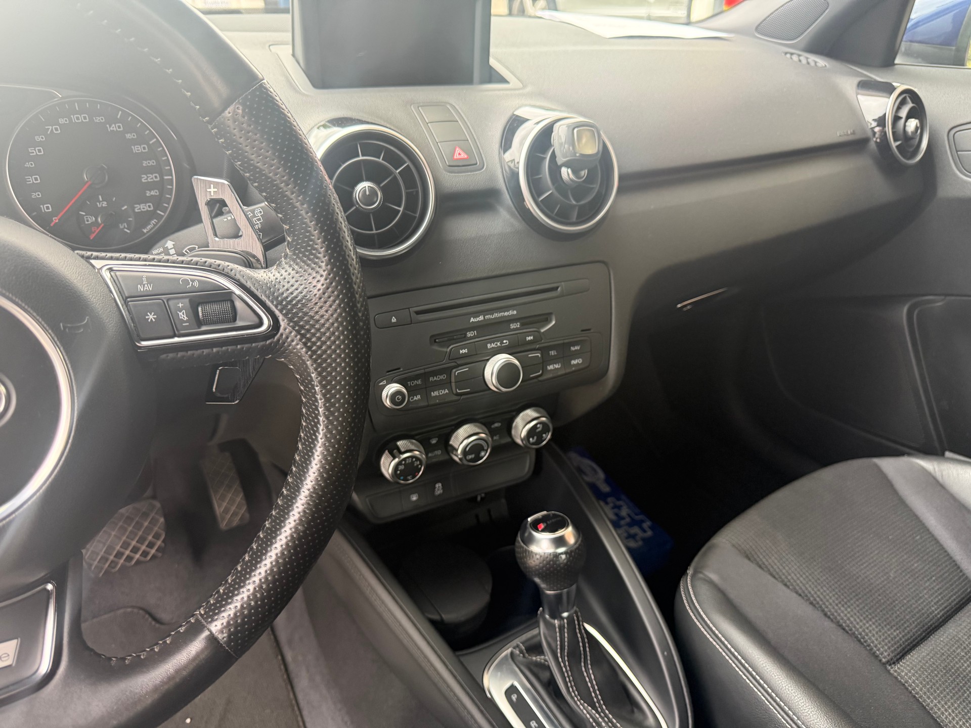 AUDI A1 Sportback Sport 1.4 TFSI Ambition S-tronic-image-11