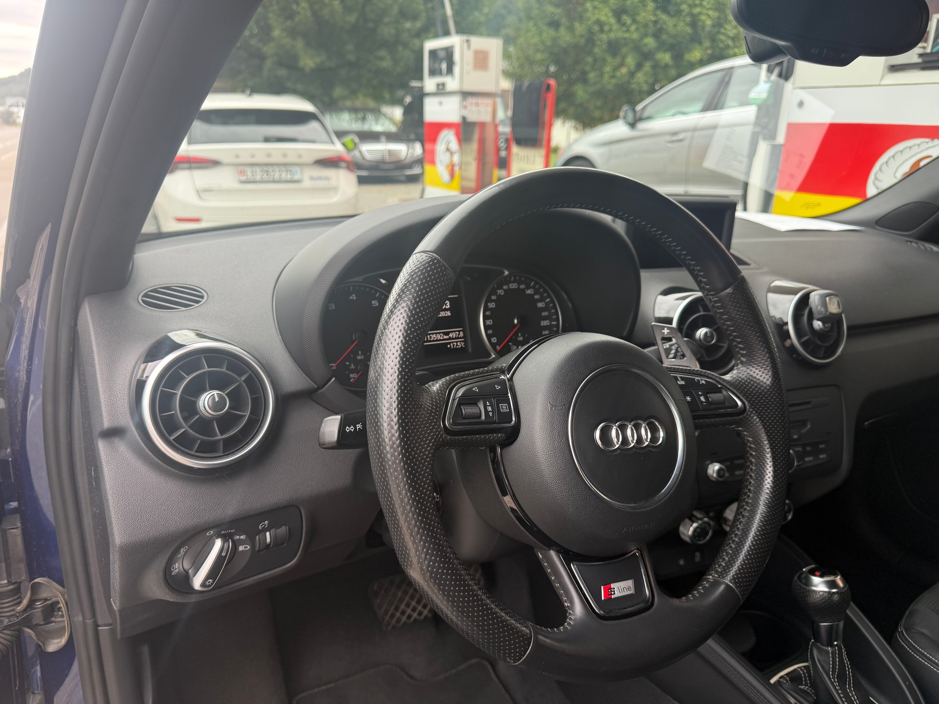 AUDI A1 Sportback Sport 1.4 TFSI Ambition S-tronic-image-9