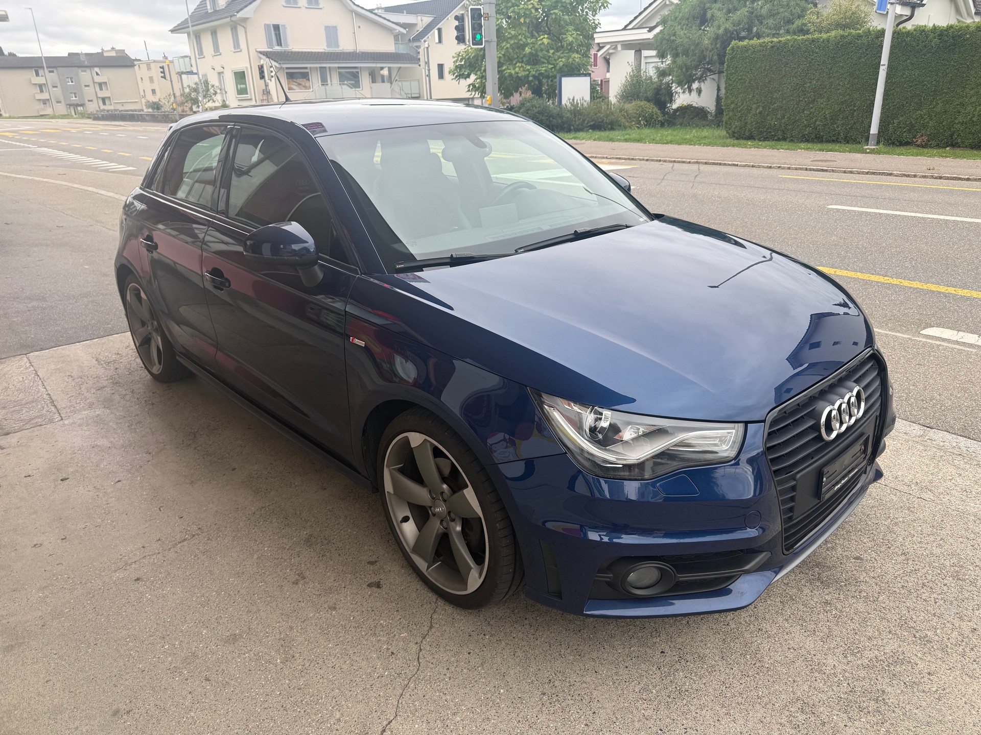 AUDI A1 Sportback Sport 1.4 TFSI Ambition S-tronic-image-1