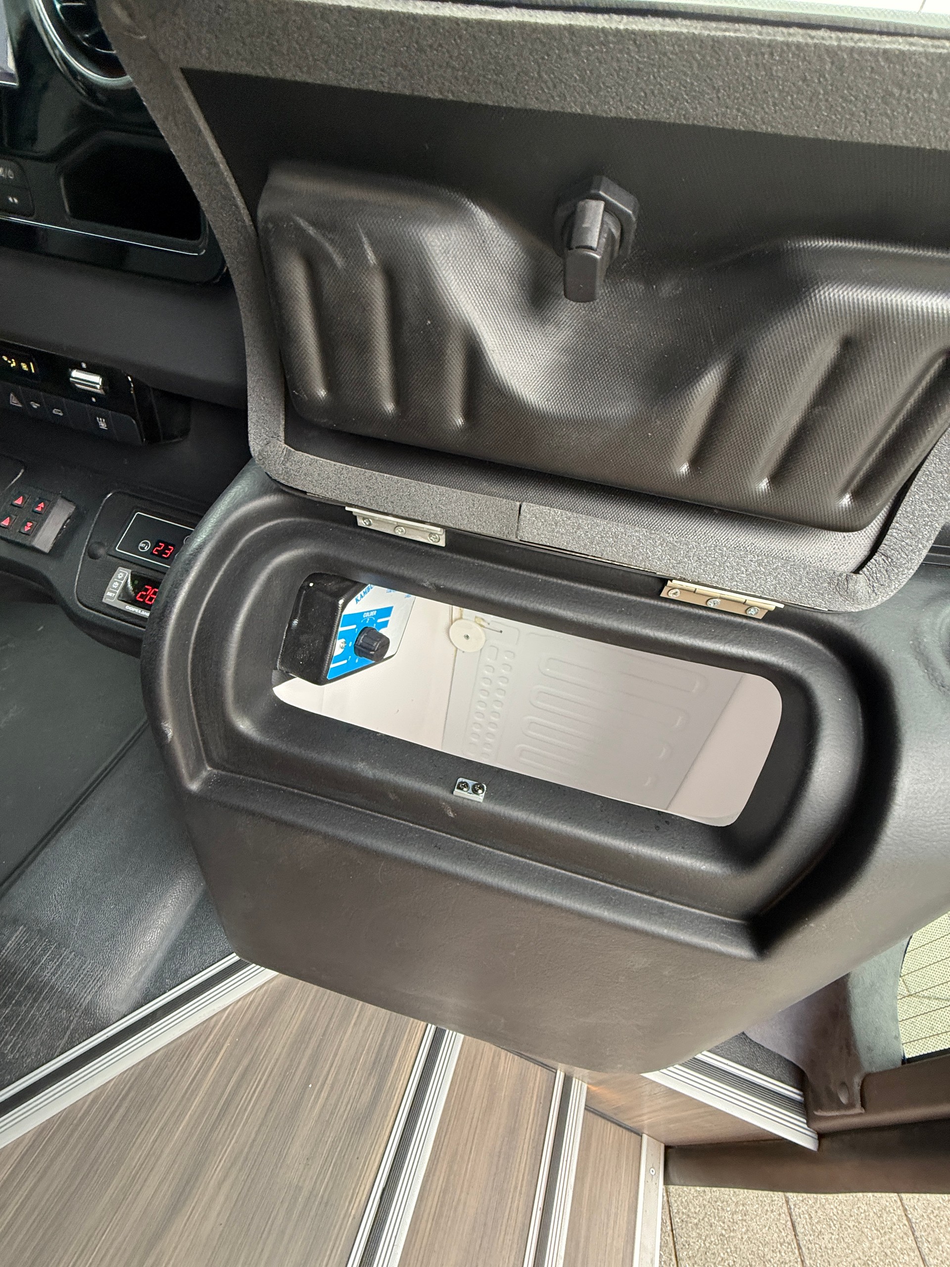 MERCEDES-BENZ VIP Midibus mit 17/21 Sitzplätzen-image-9