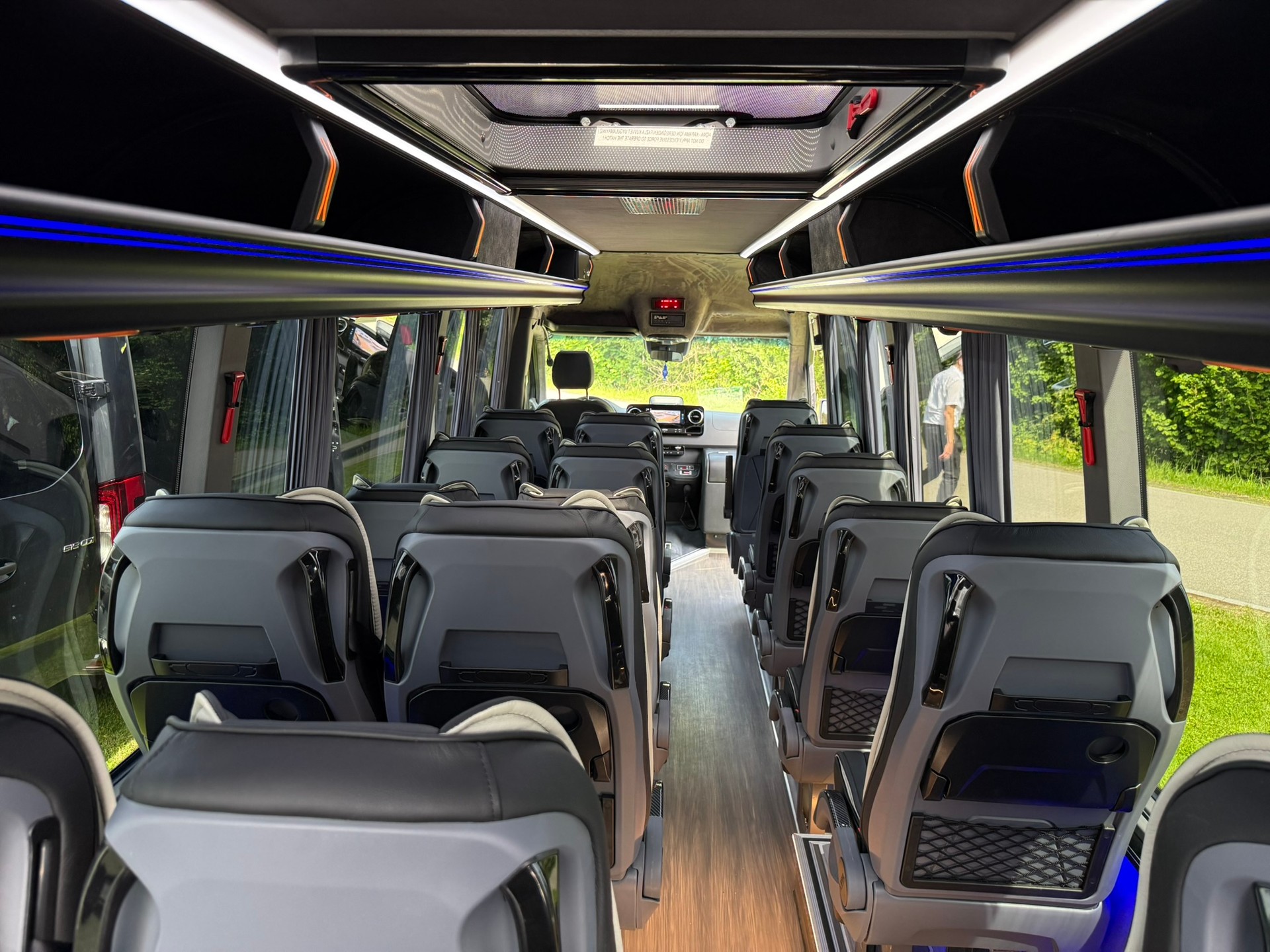 MERCEDES-BENZ VIP Midibus mit 17/21 Sitzplätzen-image-5