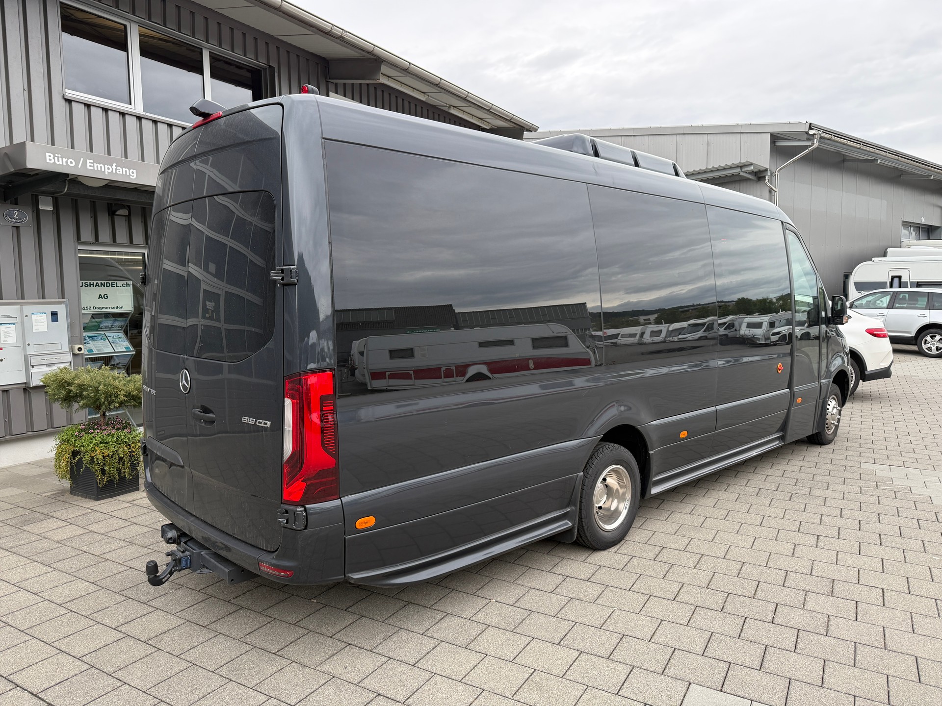 MERCEDES-BENZ VIP Midibus mit 17/21 Sitzplätzen-image-1