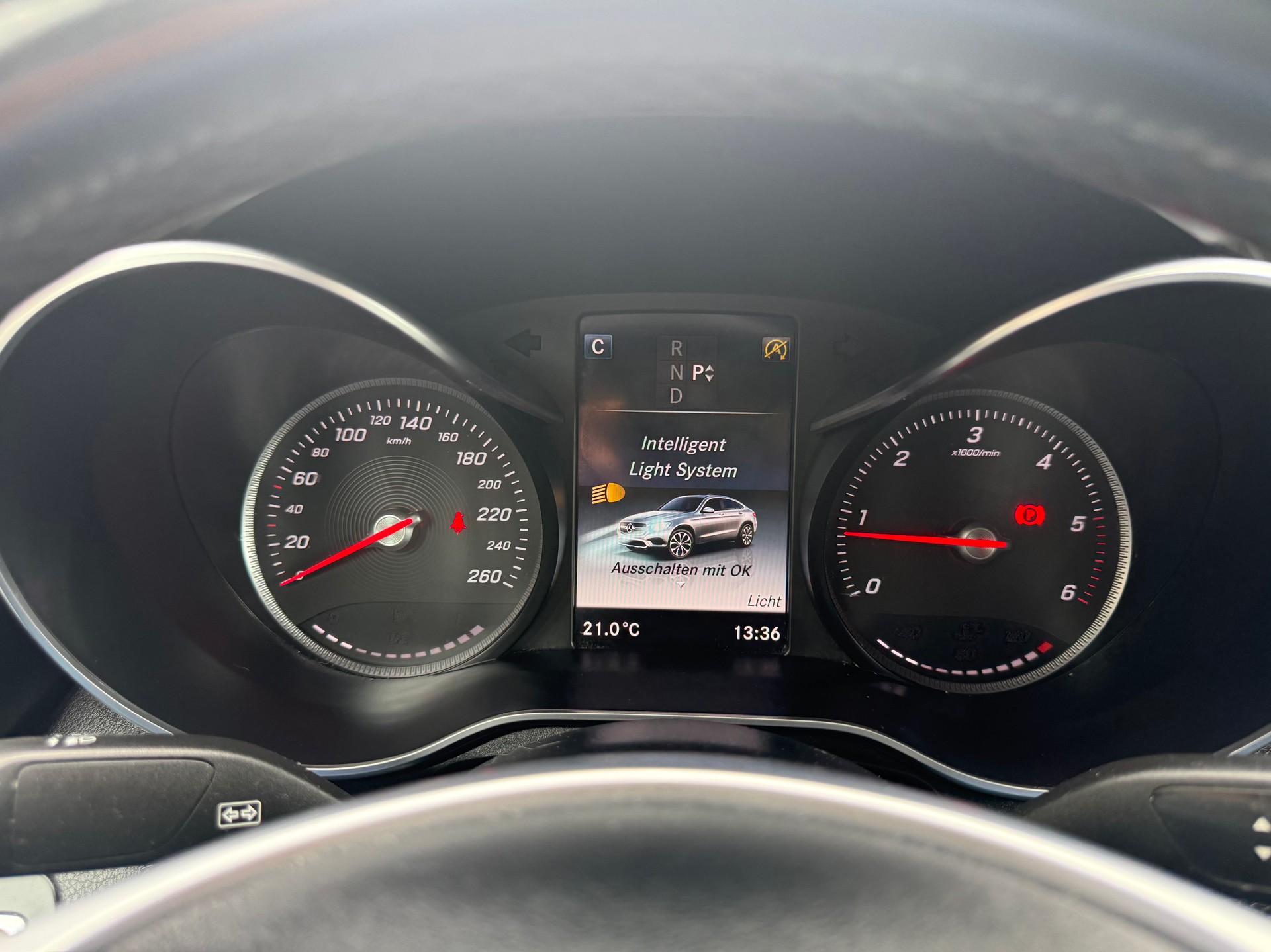 MERCEDES-BENZ GLC Coupé 250 d AMG Line 4Matic 9G-Tronic-image-9