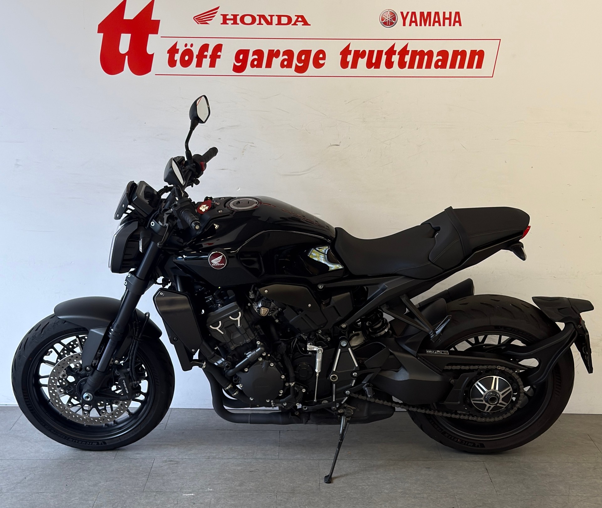 HONDA CB 1000 R Black Edition-showroom-element-1