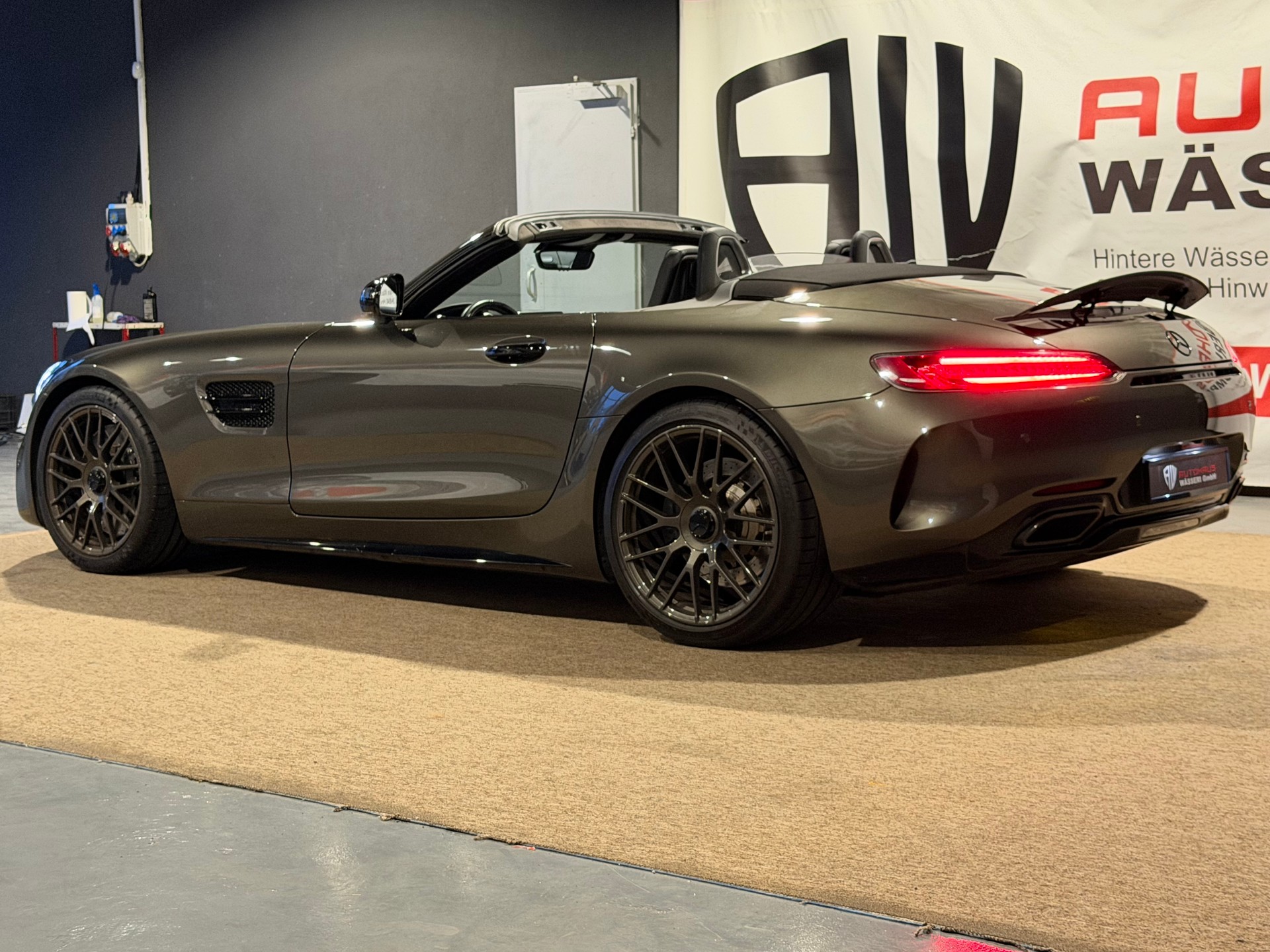 MERCEDES-BENZ AMG GT C Roadster Speedshift DCT-image-19