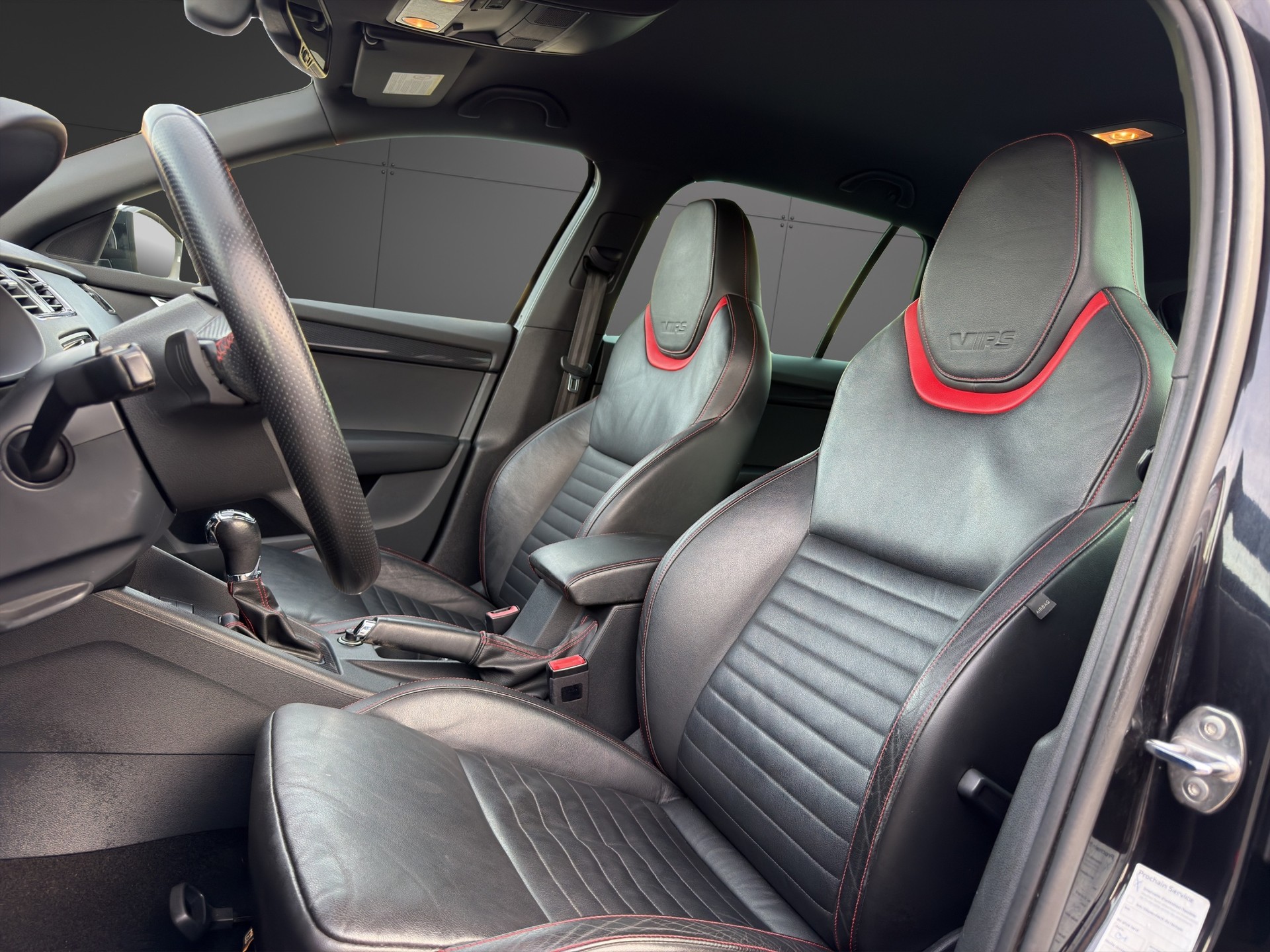 SKODA Octavia Combi 2.0 TSI RS DSG-image-20