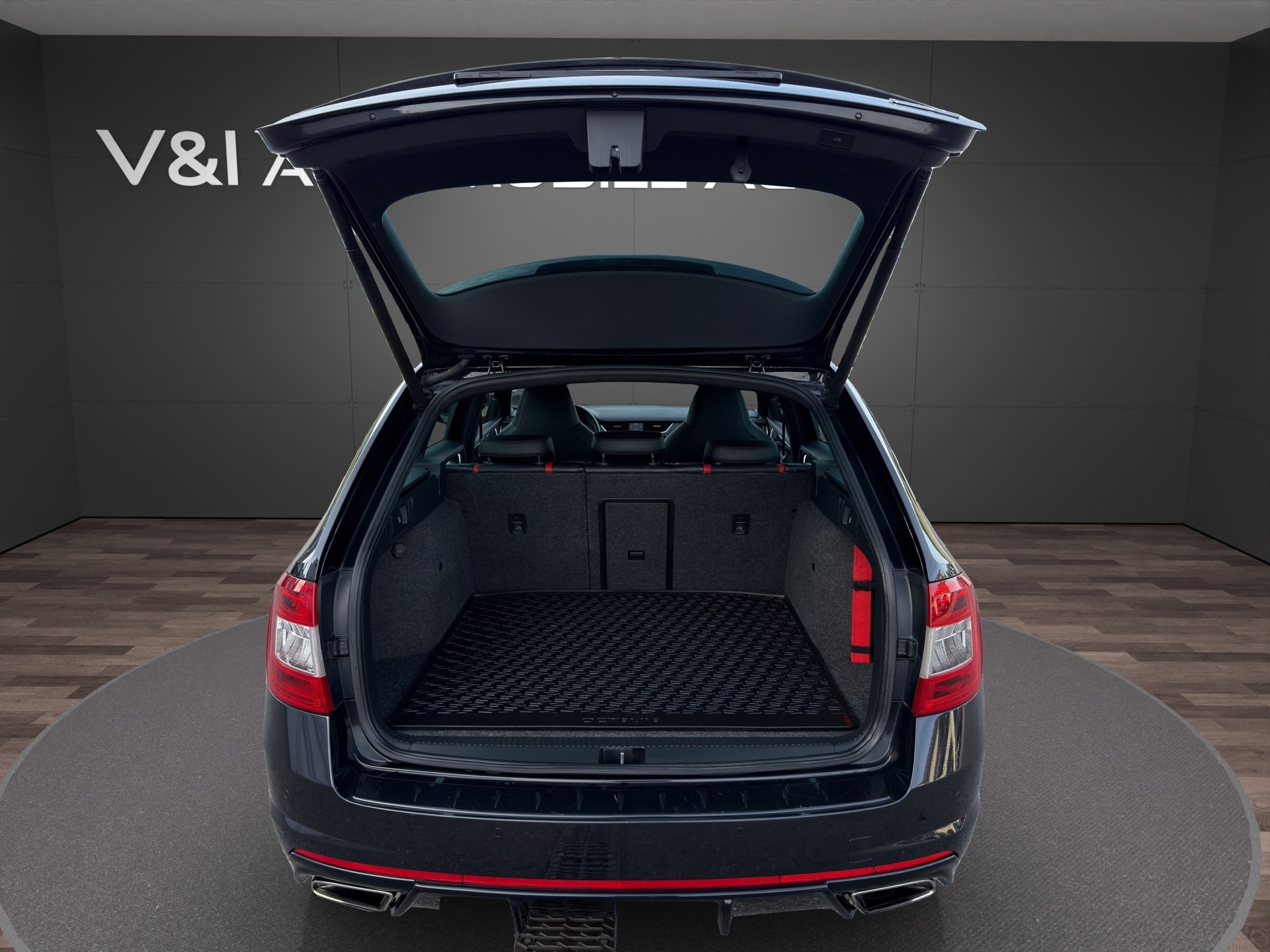 SKODA Octavia Combi 2.0 TSI RS DSG-image-21