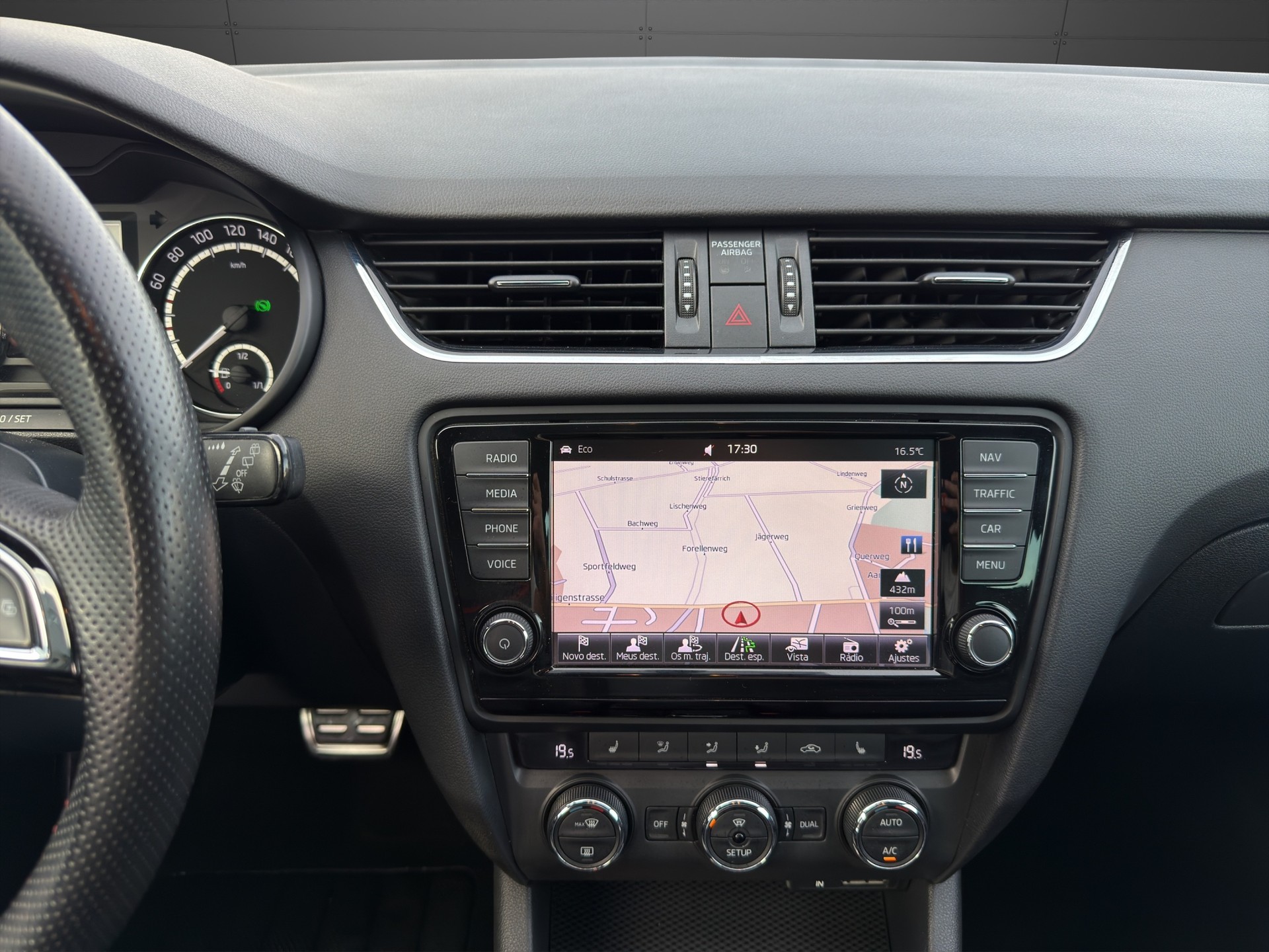 SKODA Octavia Combi 2.0 TSI RS DSG-image-11