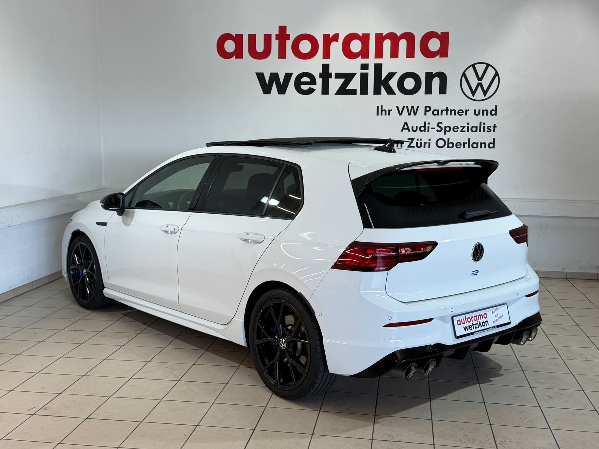 VW Golf 2.0 TSI R DSG 4Motion R 20 Years-showroom-element-2