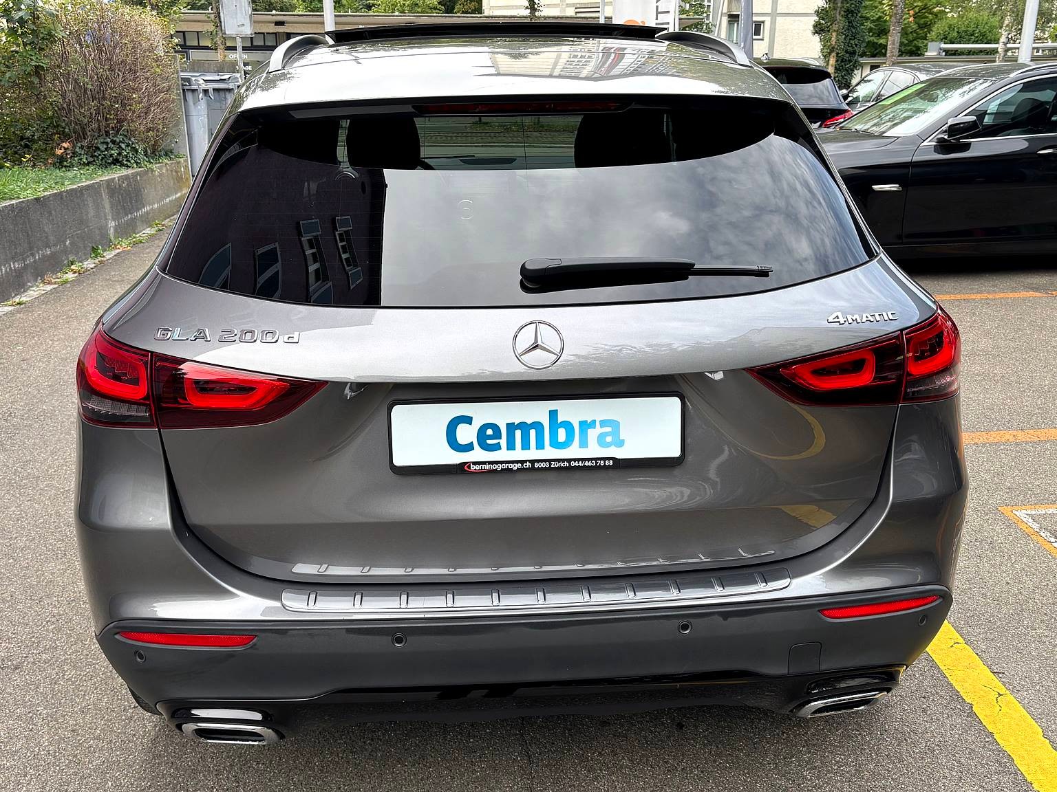 MERCEDES-BENZ GLA 200d Urban-/Progressive 4Matic 8G-DCT-image-2