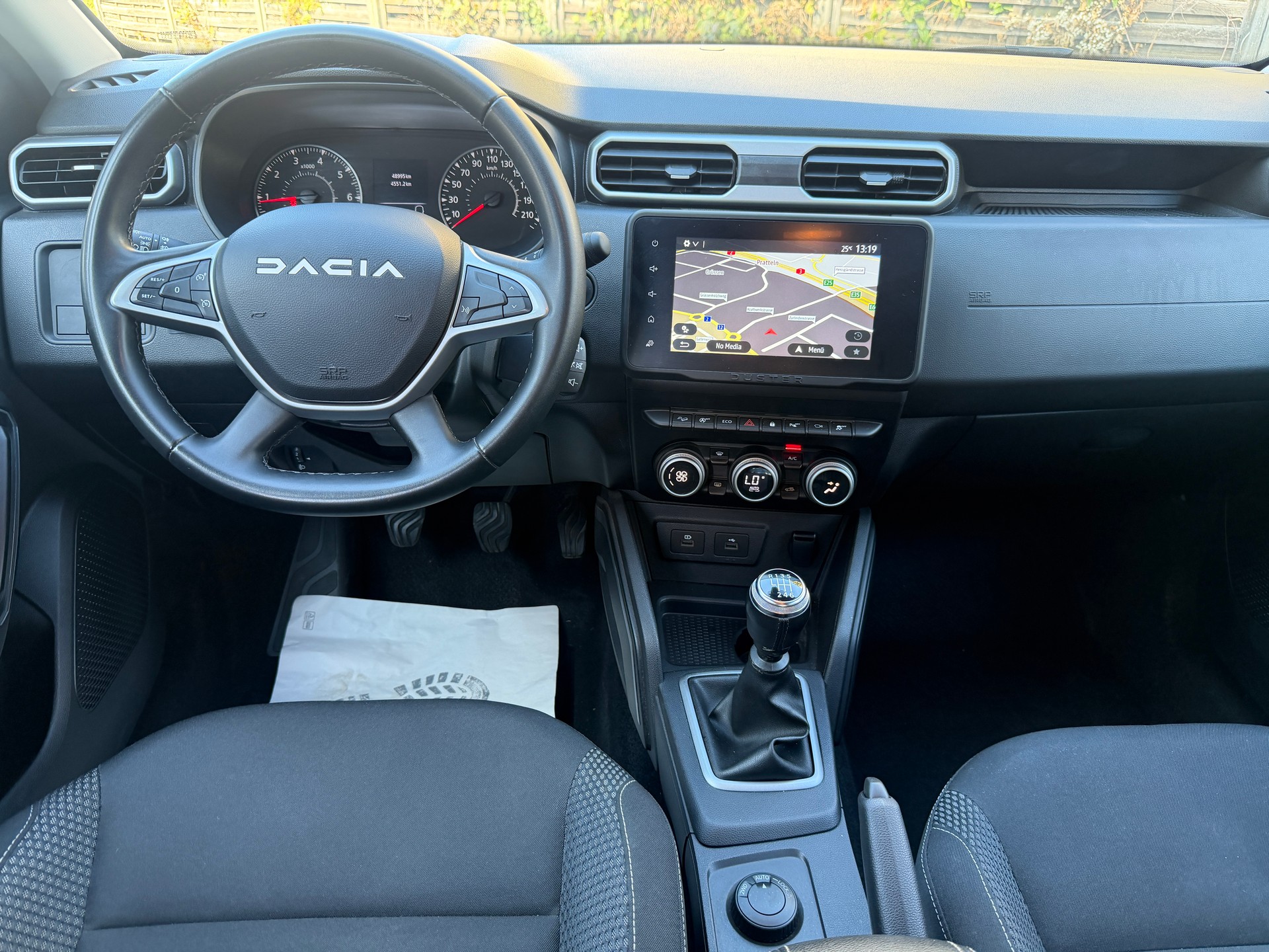DACIA Duster Blue dCi 115 Journey 4x4-image-1