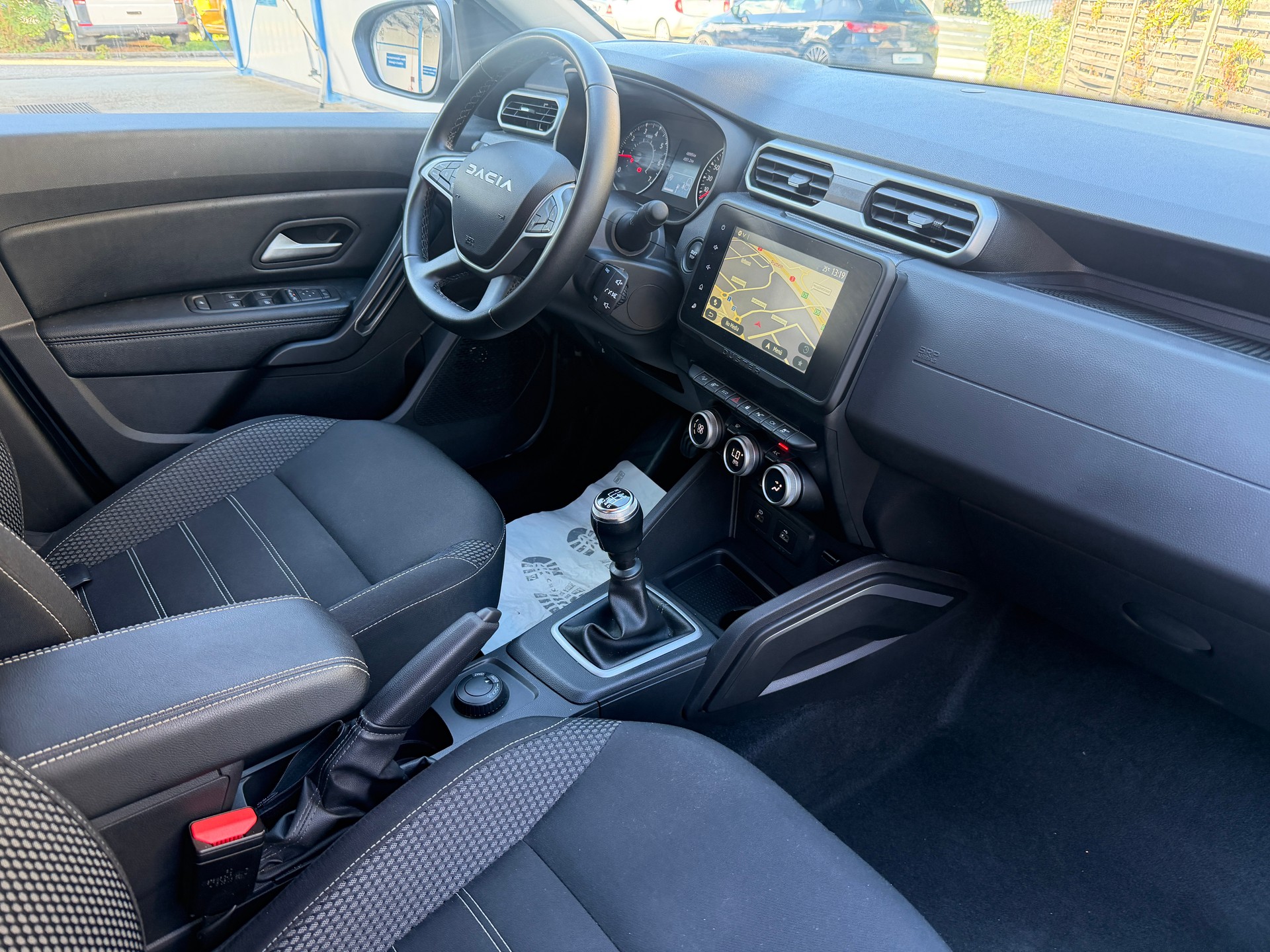 DACIA Duster Blue dCi 115 Journey 4x4-image-3