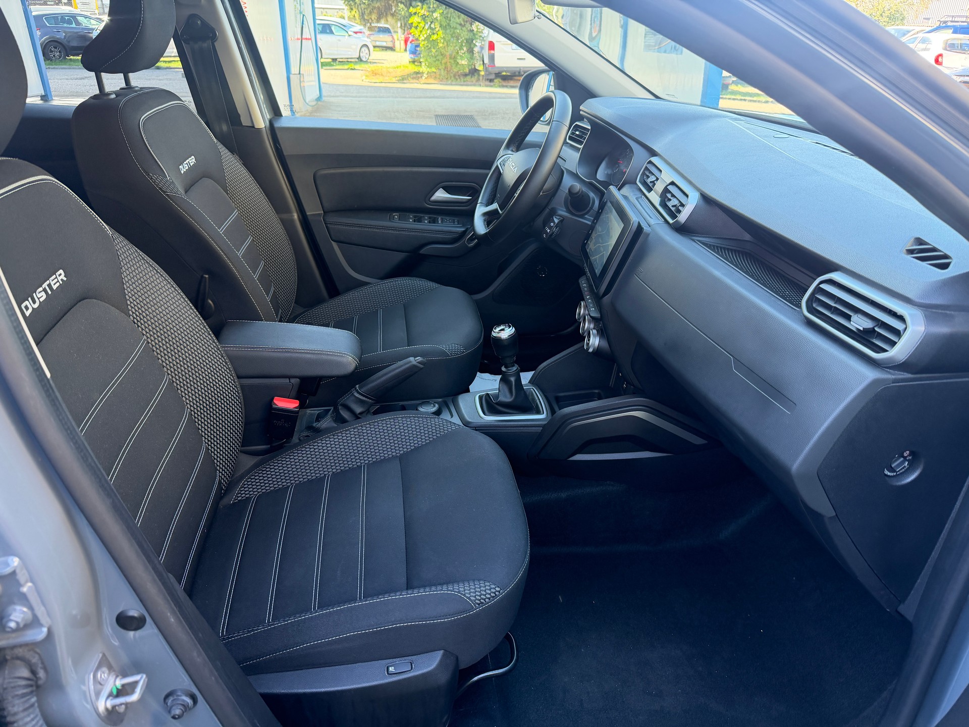 DACIA Duster Blue dCi 115 Journey 4x4-image-12