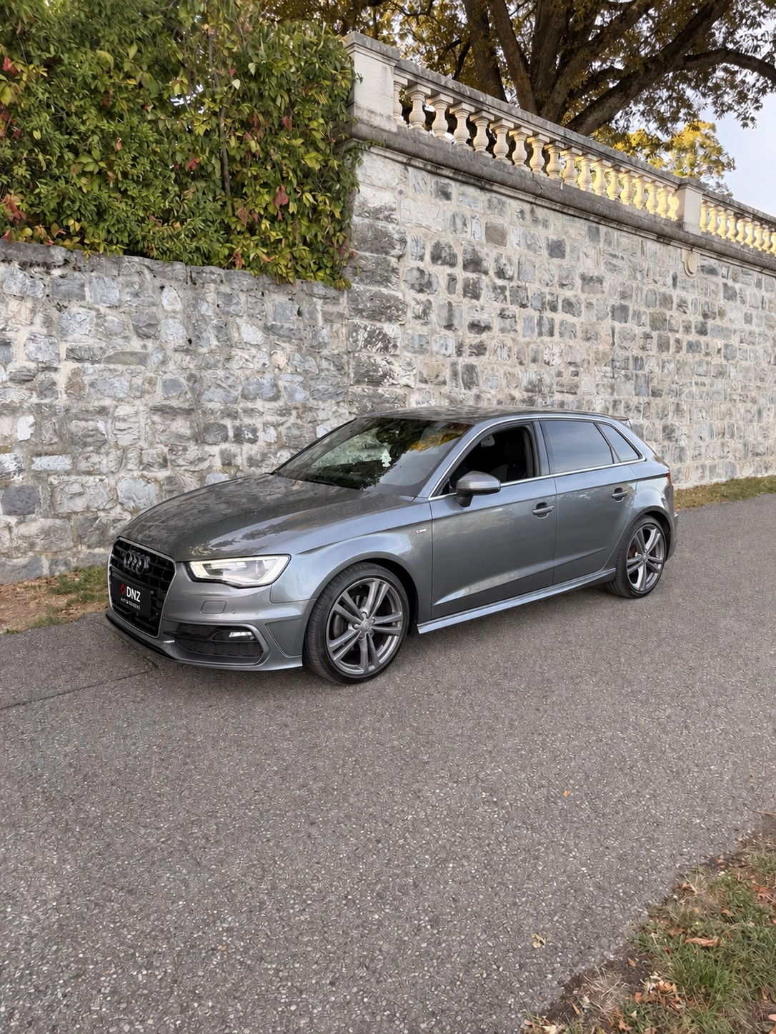 Car photo