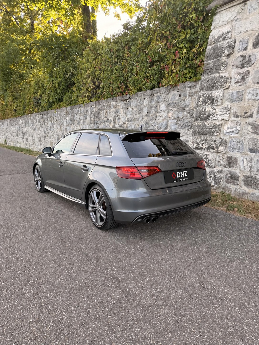 AUDI A3 Sportback 1.4 TFSI Ambition S-tronic-image-2