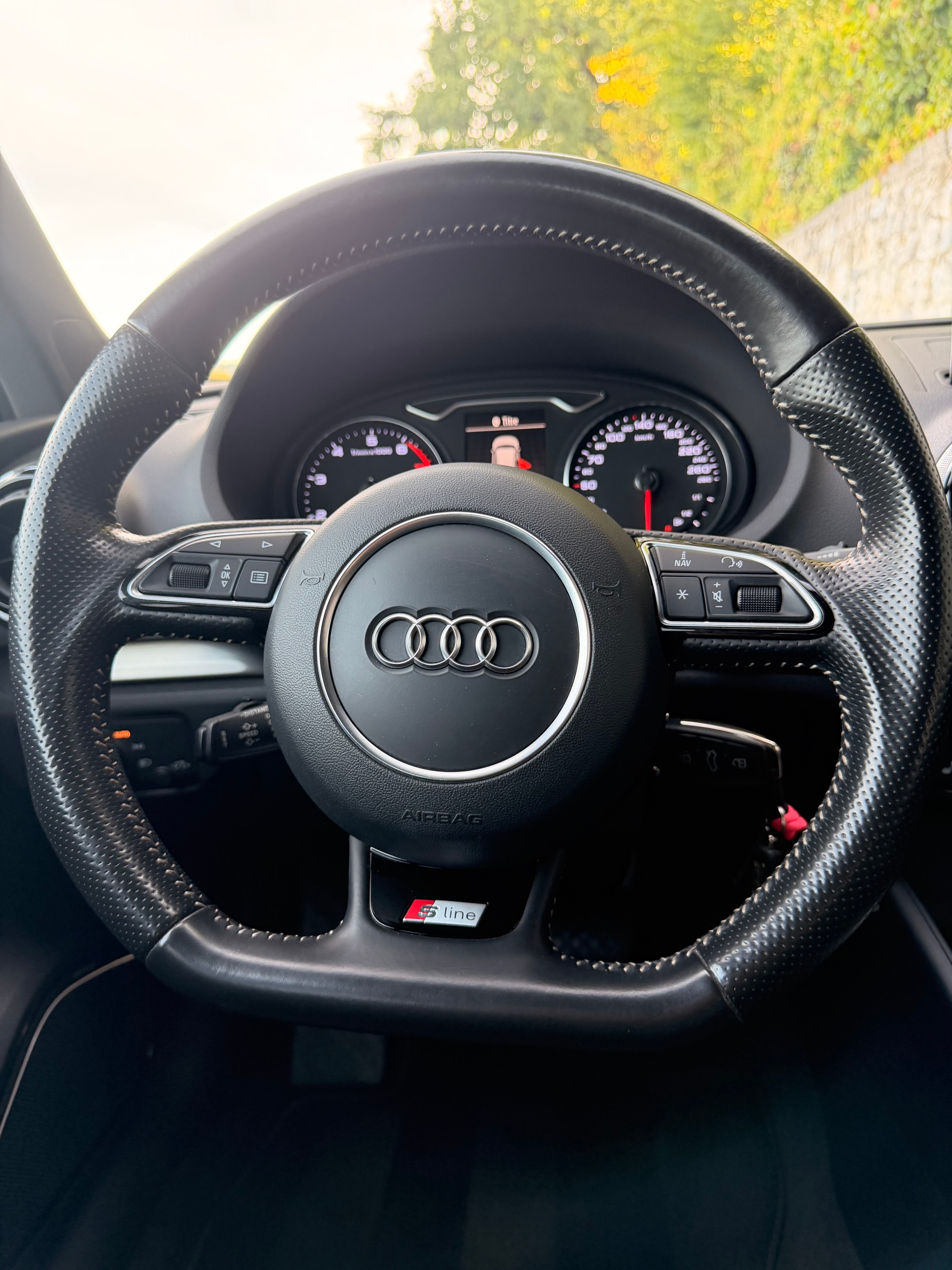 AUDI A3 Sportback 1.4 TFSI Ambition S-tronic-image-9