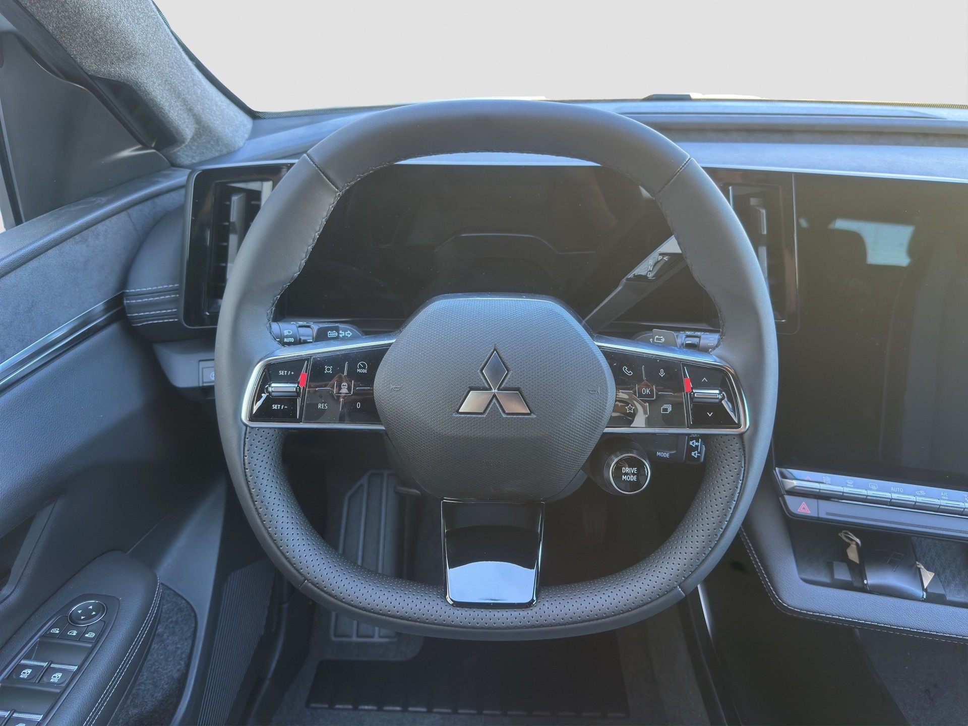 MITSUBISHI Eclipse Cross BEV 87kWh Intense+-image-9
