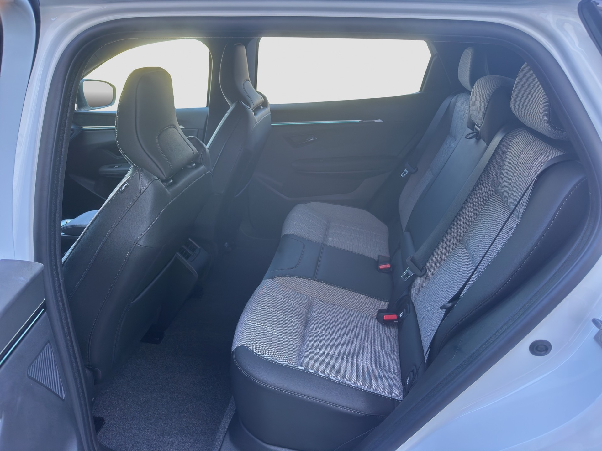 MITSUBISHI Eclipse Cross BEV 87kWh Intense+-image-11