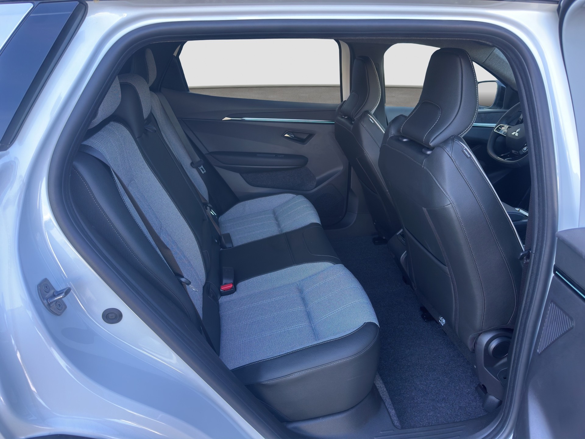 MITSUBISHI Eclipse Cross BEV 87kWh Intense+-image-16