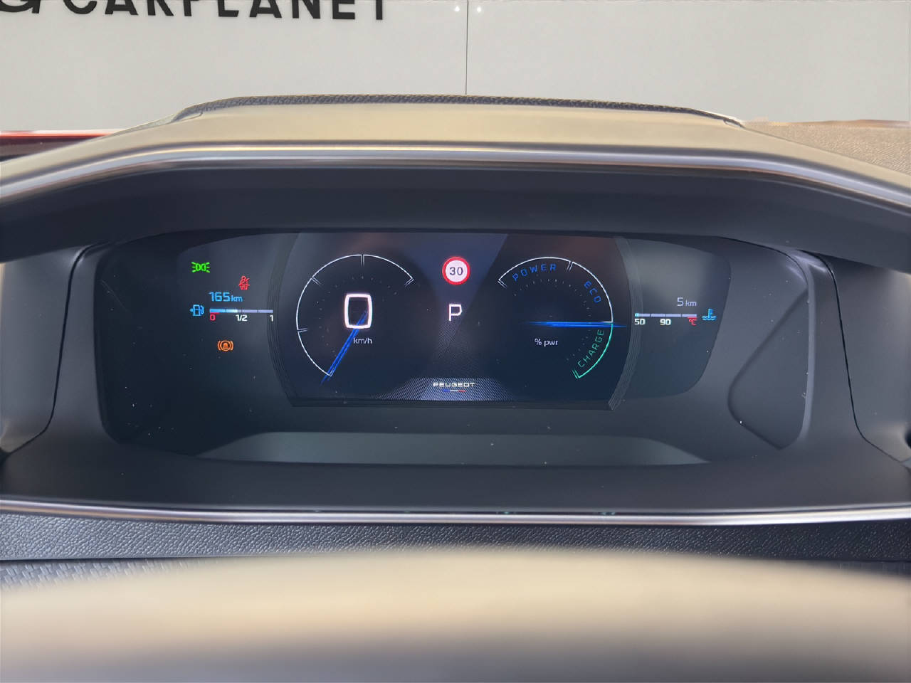 PEUGEOT 2008 1.2 Hybrid 145 GT-image-8