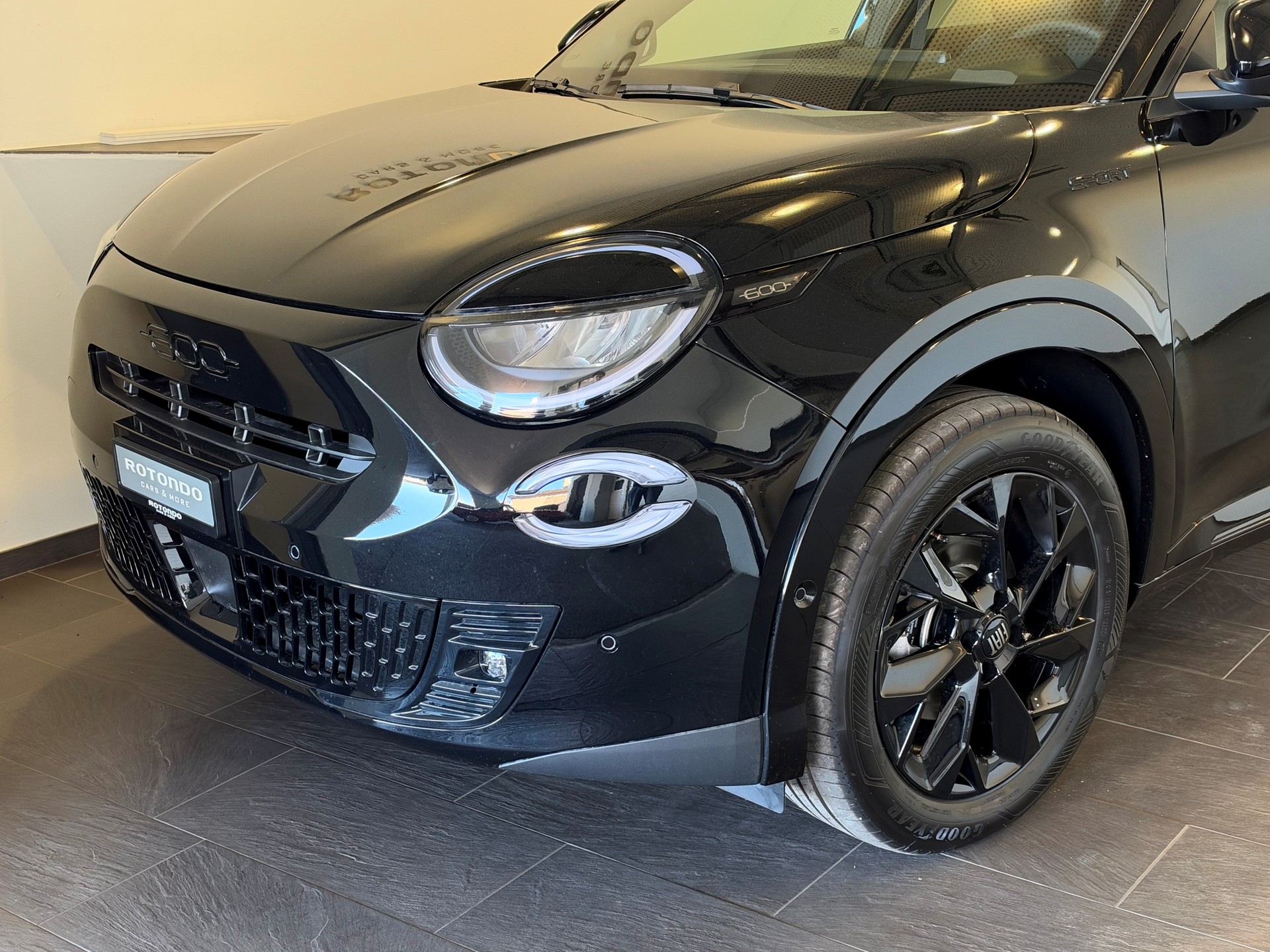 FIAT 600h Mild Hybrid Sport 145PS-image-2