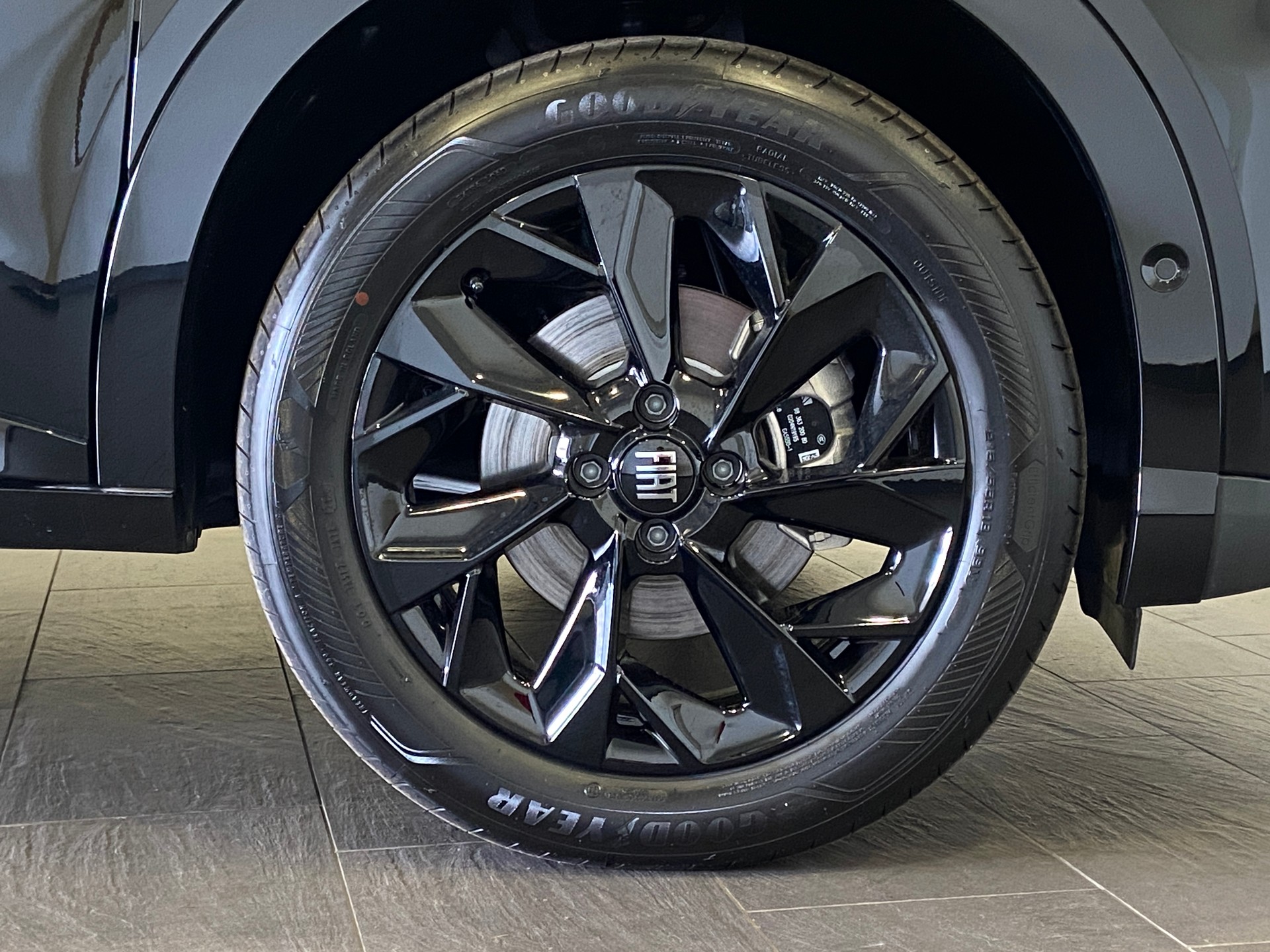 FIAT 600h Mild Hybrid Sport 145PS-image-3
