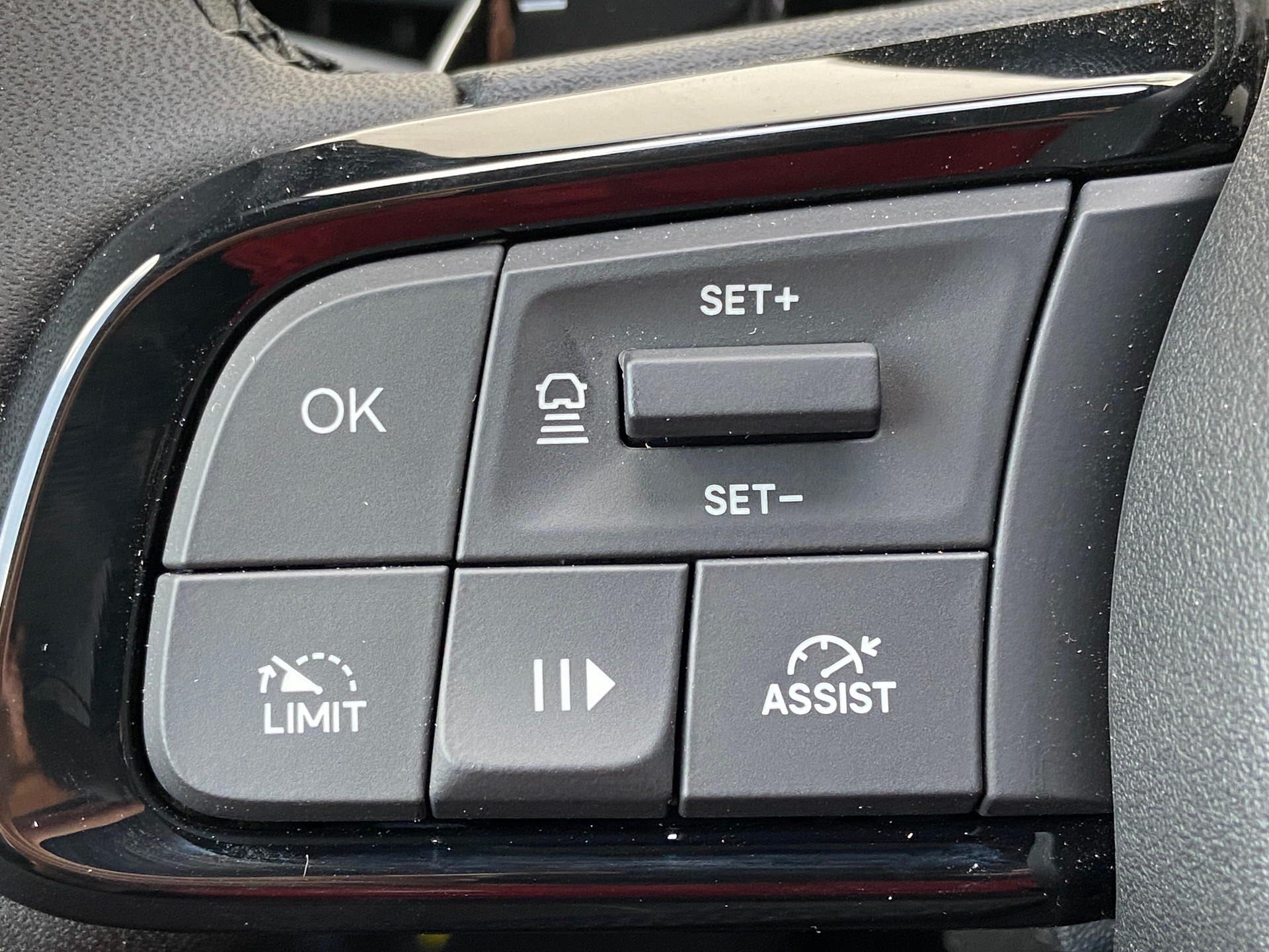FIAT 600h Mild Hybrid Sport 145PS-image-11