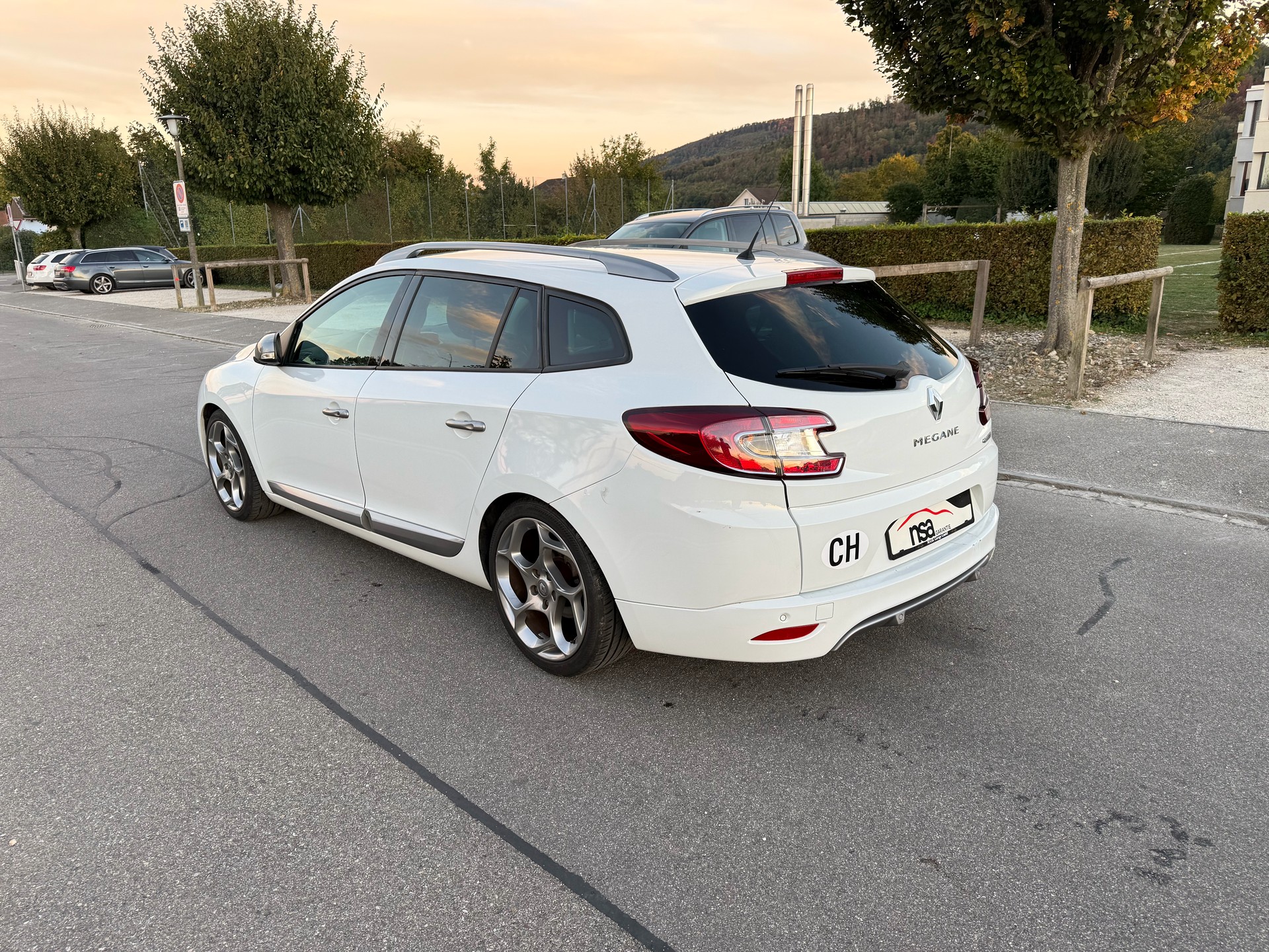 RENAULT Mégane Grandtour 2.0 16V Turbo Dynamique-image-5