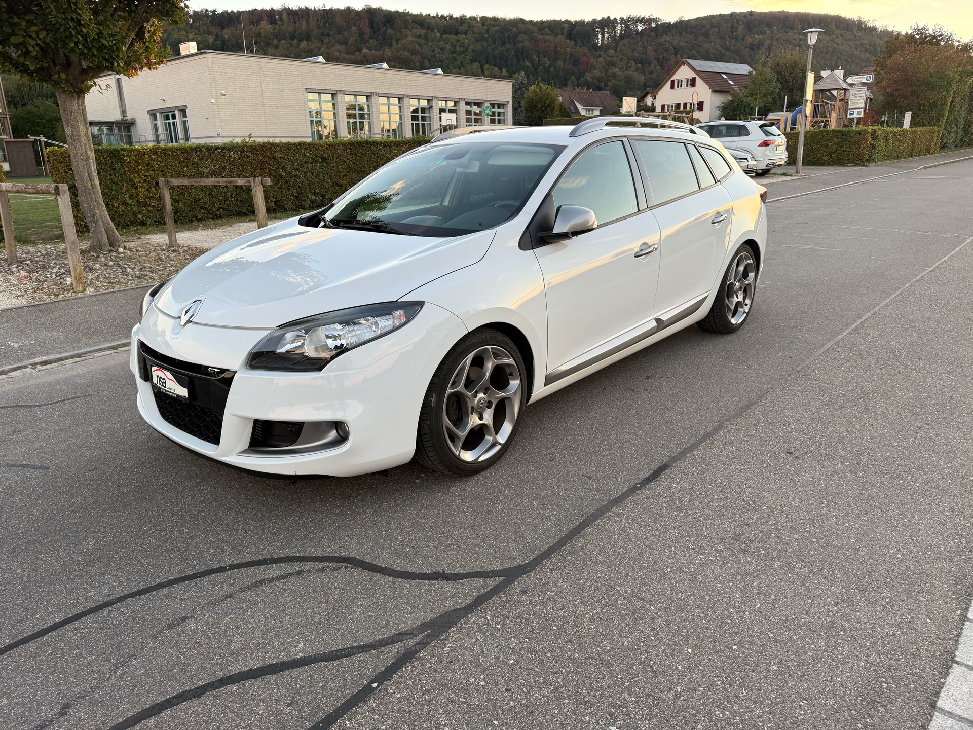 RENAULT Mégane Grandtour 2.0 16V Turbo Dynamique-image-2