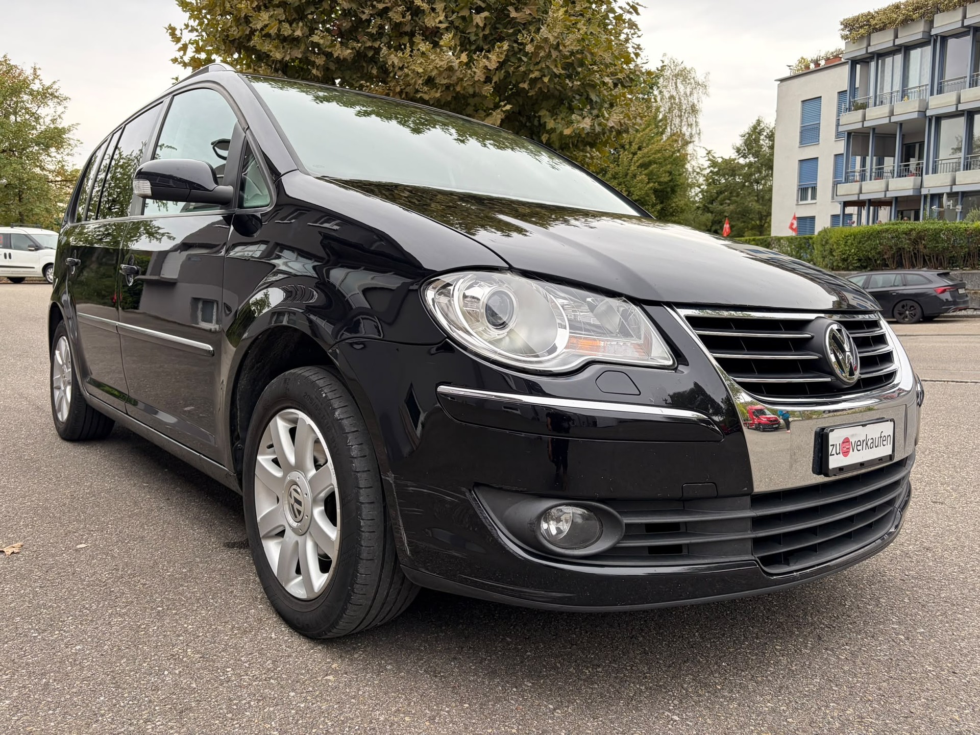 VW Touran 2.0 TDI Highline-image-2