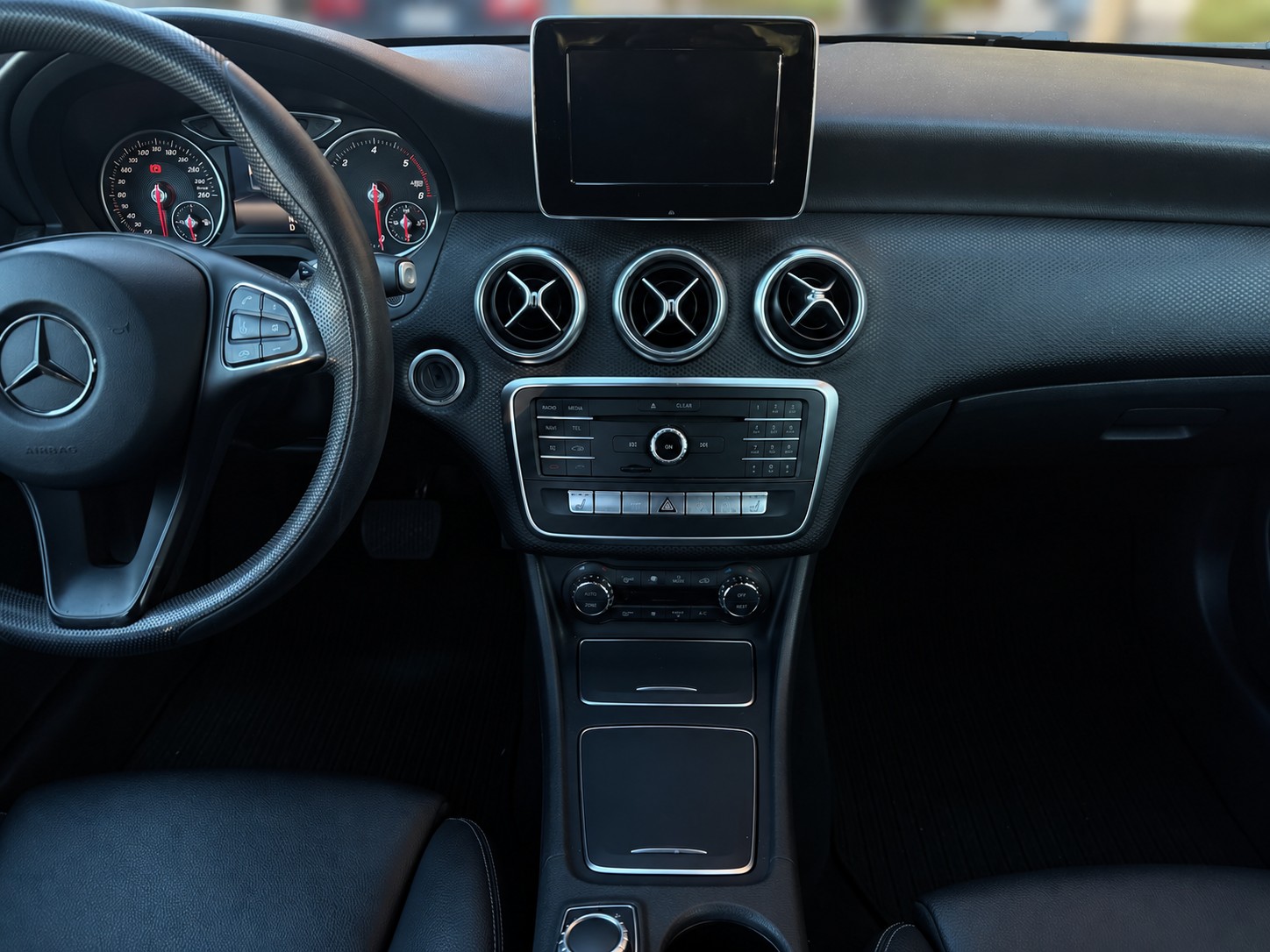 MERCEDES-BENZ A 200 CDI Style 4Matic 7G-DCT-image-10