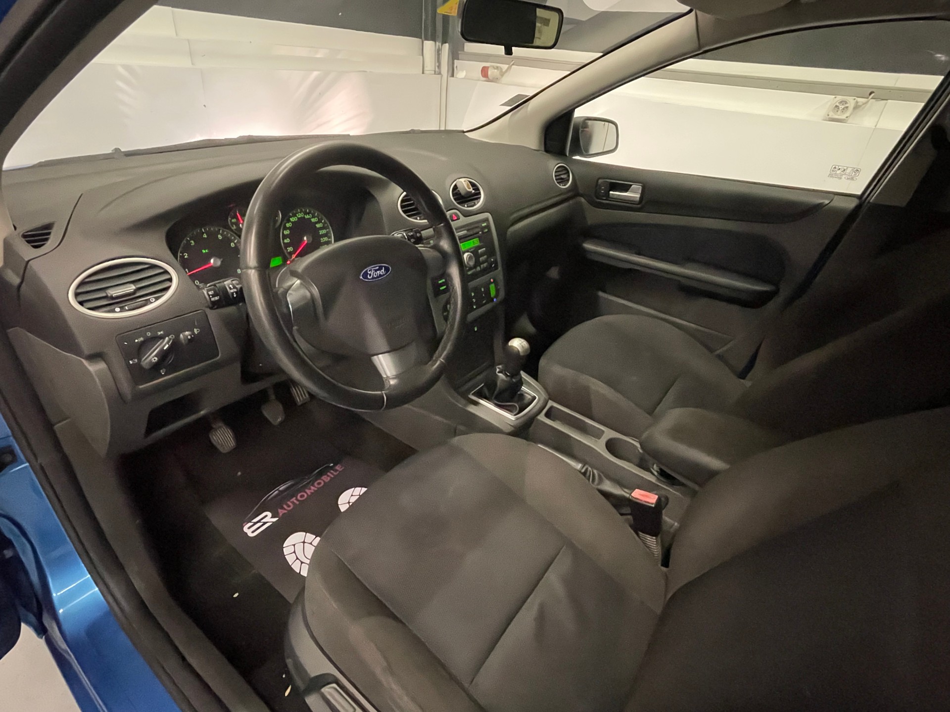 FORD Focus 1.6i VCT Carving-image-9