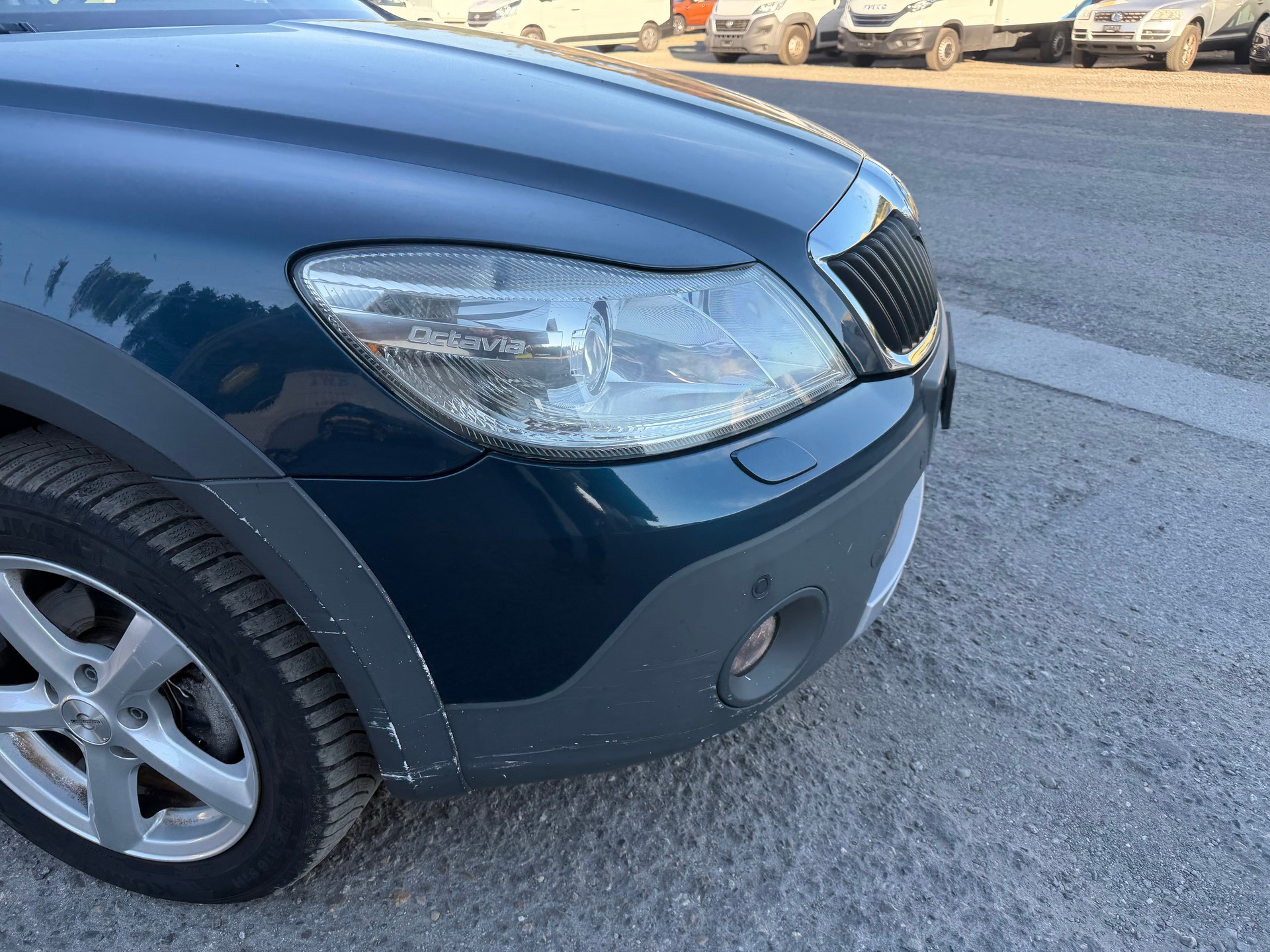 SKODA Octavia Combi 2.0 TDI Scout 4x4 DSG-image-12