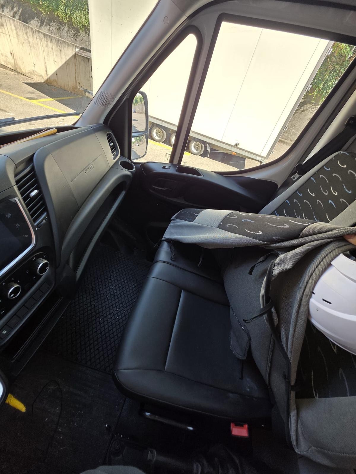 IVECO 35 C 18H A8-image-8