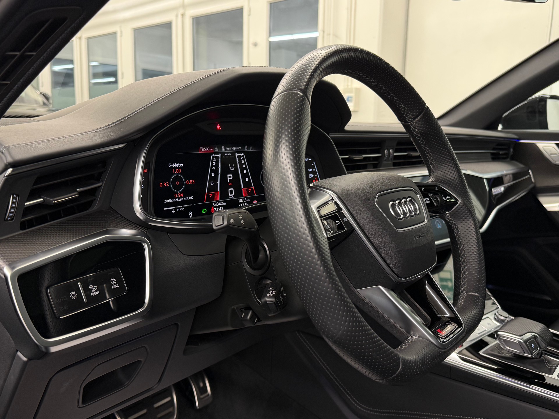 AUDI RS6 Avant 4.0 TFSI V8 quattro-image-24