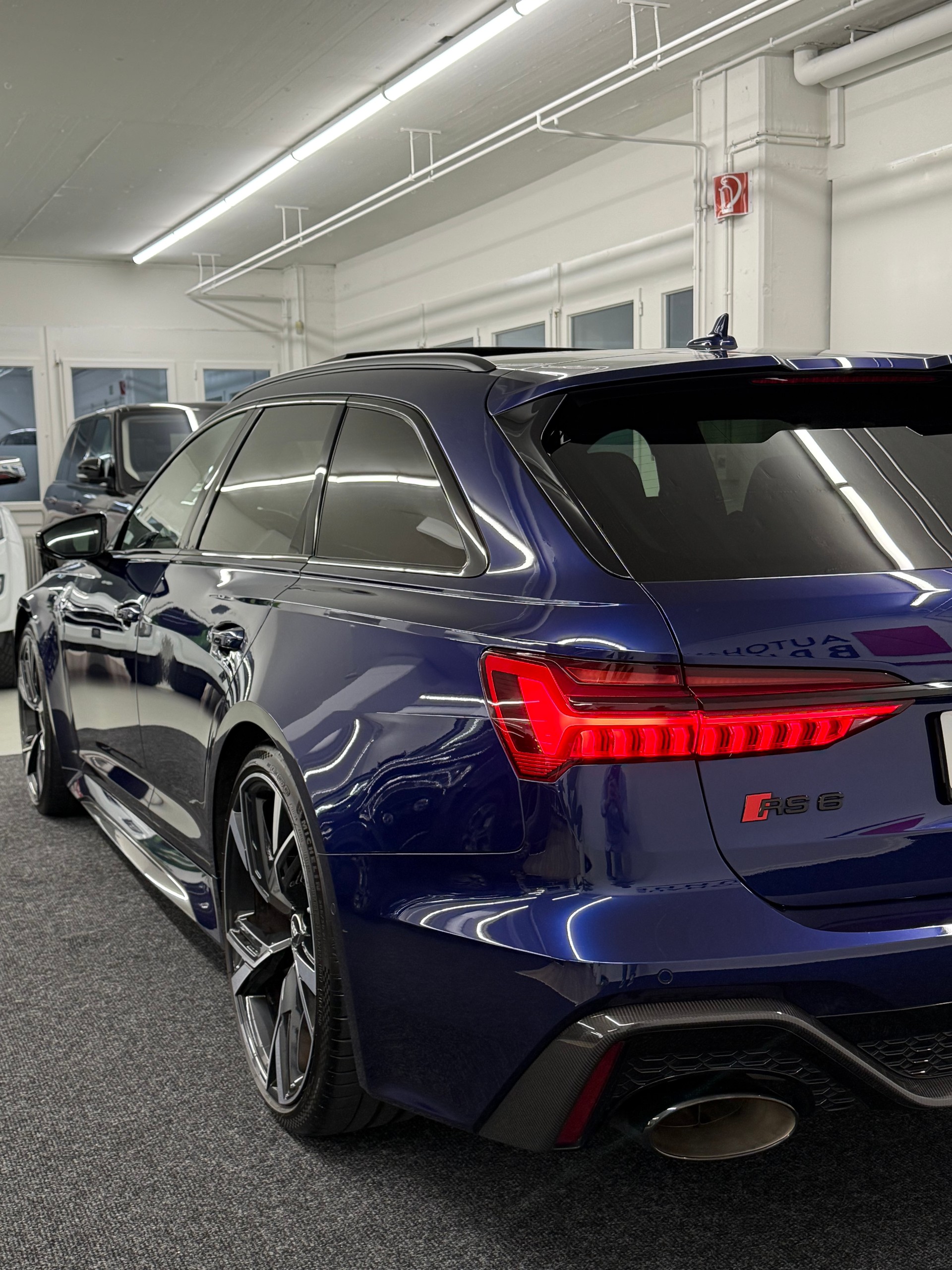 AUDI RS6 Avant 4.0 TFSI V8 quattro-image-8
