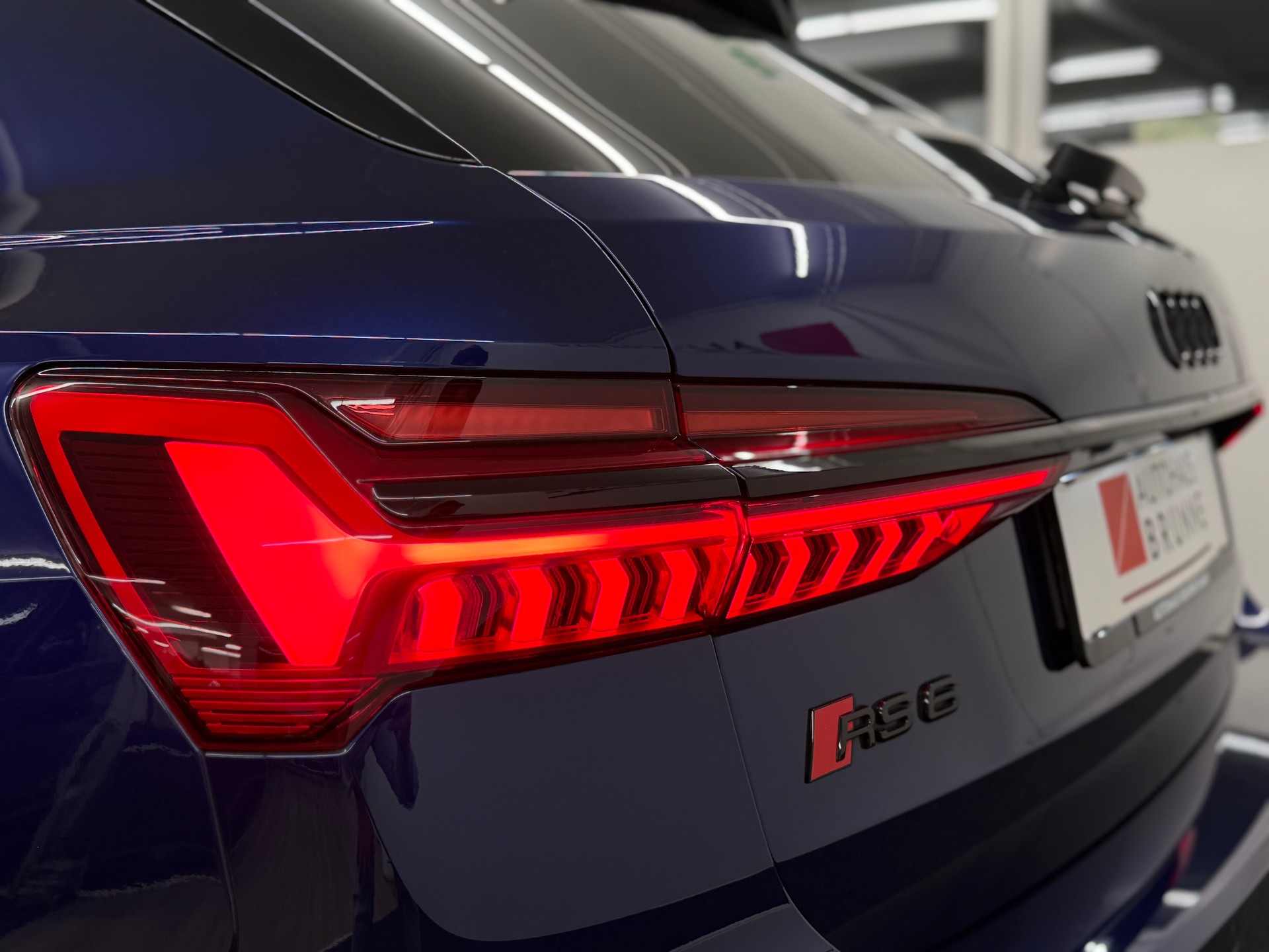 AUDI RS6 Avant 4.0 TFSI V8 quattro-image-12
