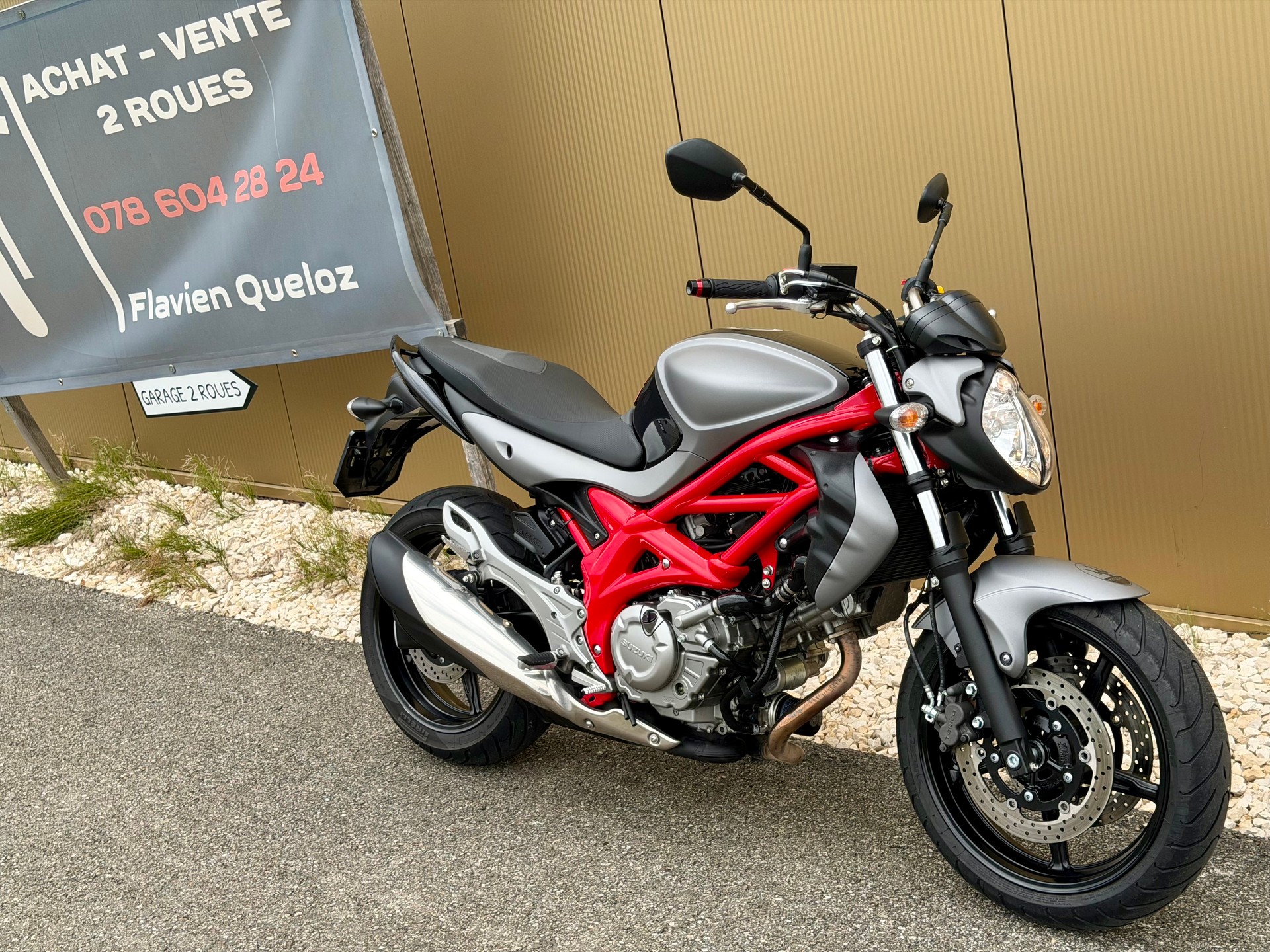 SUZUKI SFV 650 Gladius ABS-showroom-element-2