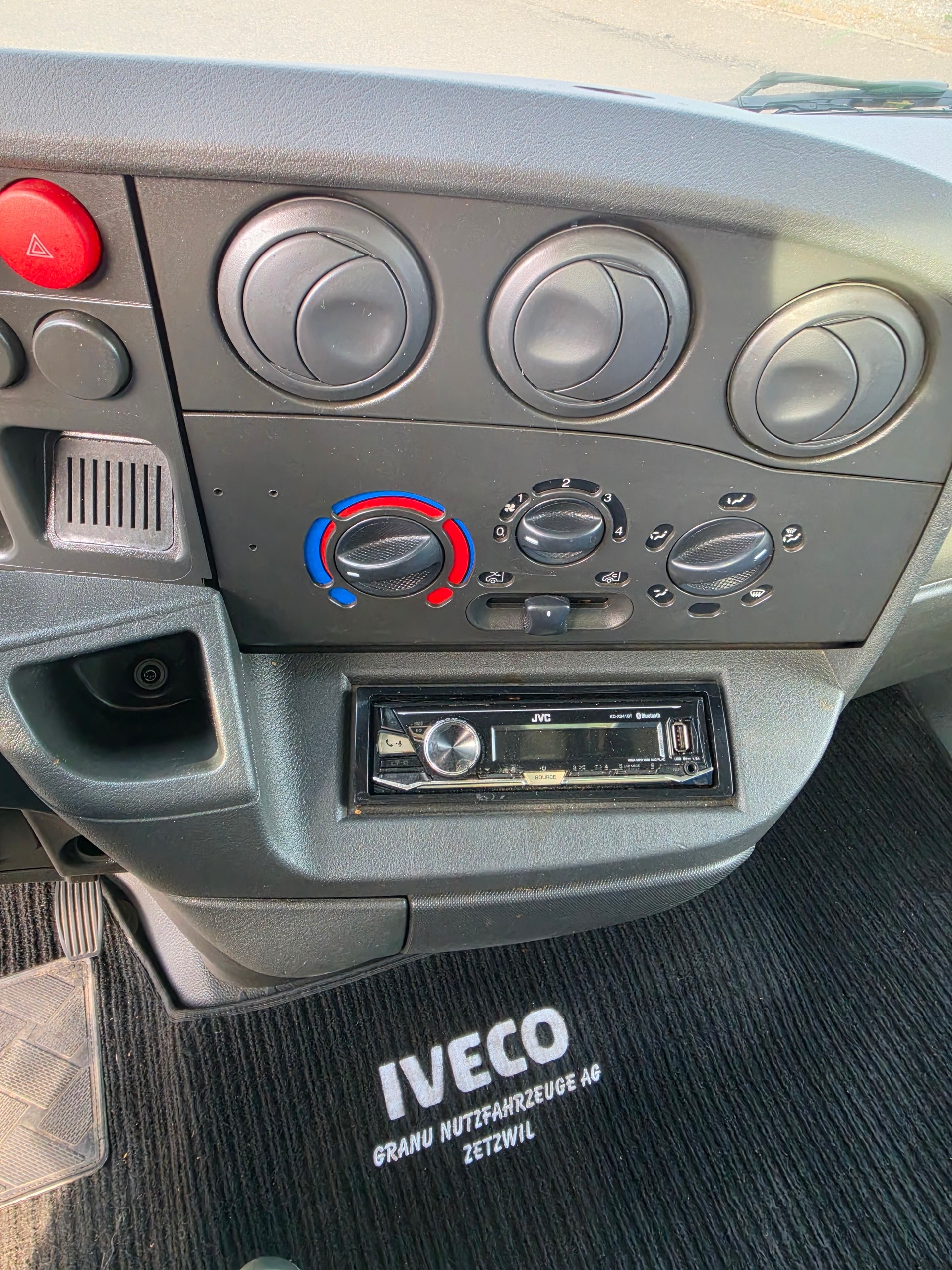 IVECO 35c13-image-10