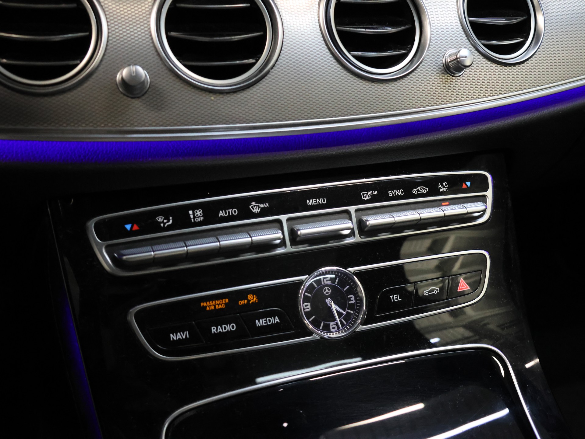 MERCEDES-BENZ E 43 AMG 4Matic 9G-Tronic *DESIGNO-MAGNO*-image-15