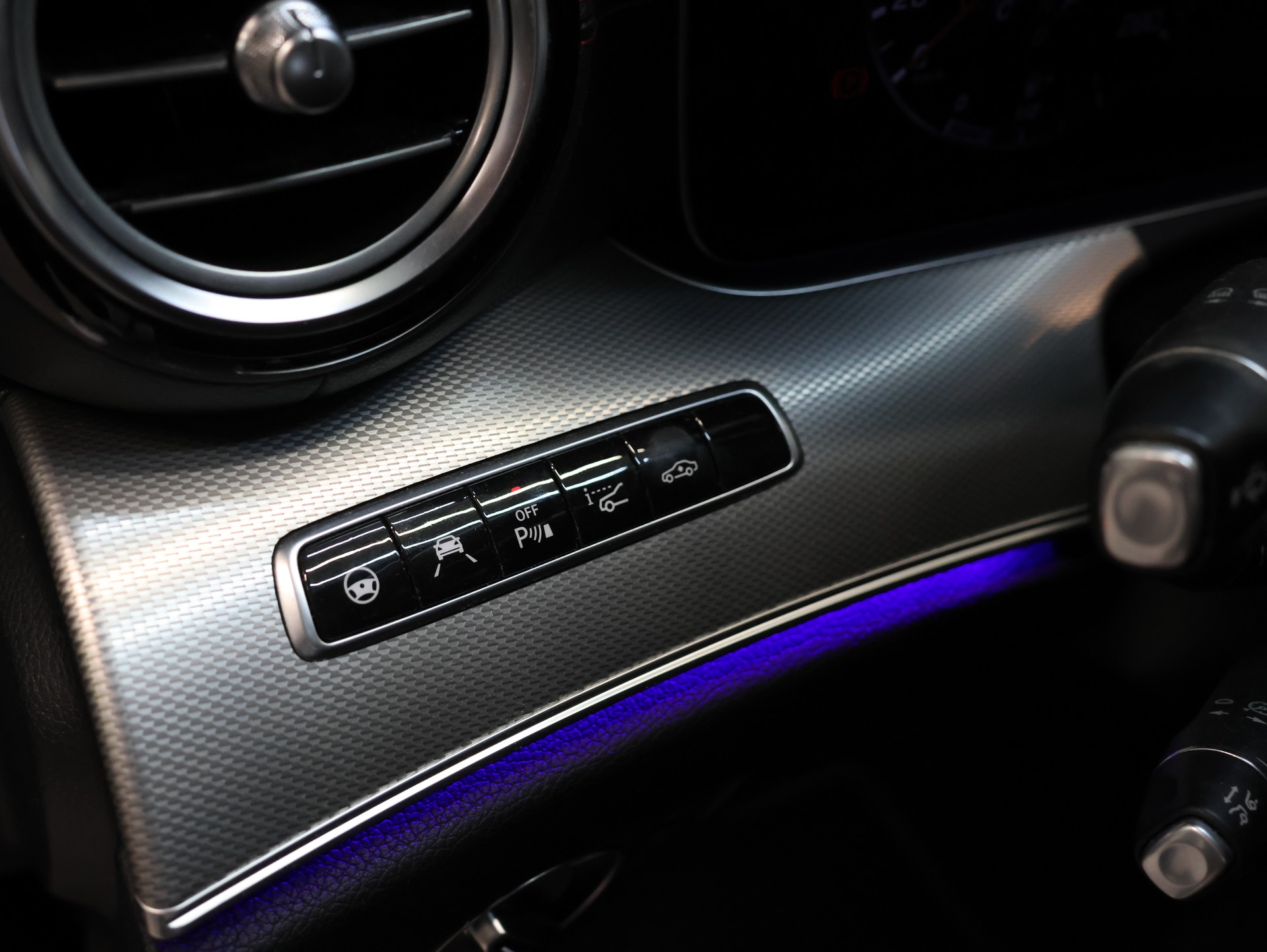 MERCEDES-BENZ E 43 AMG 4Matic 9G-Tronic *DESIGNO-MAGNO*-image-12