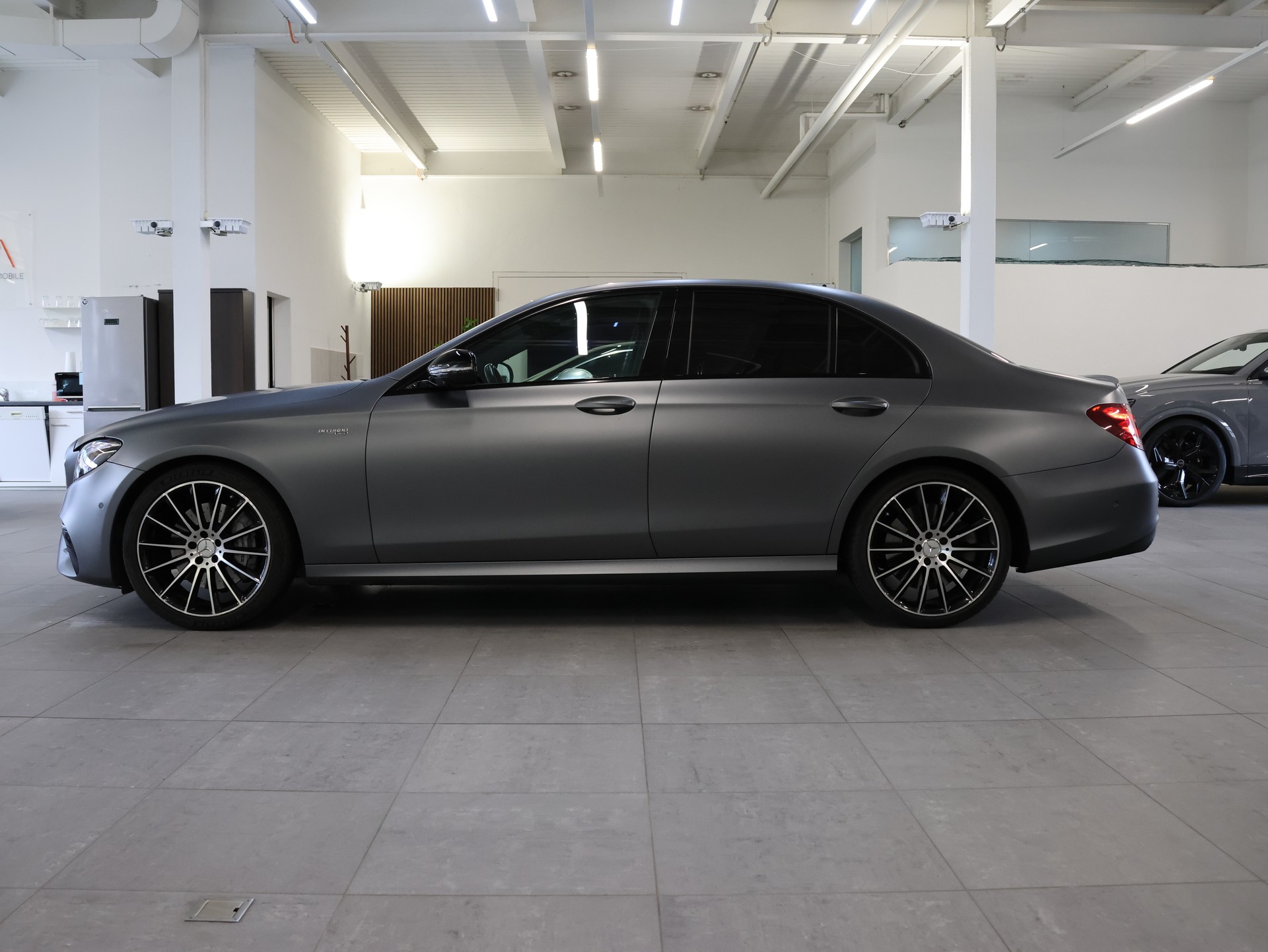 MERCEDES-BENZ E 43 AMG 4Matic 9G-Tronic *DESIGNO-MAGNO*-image-4