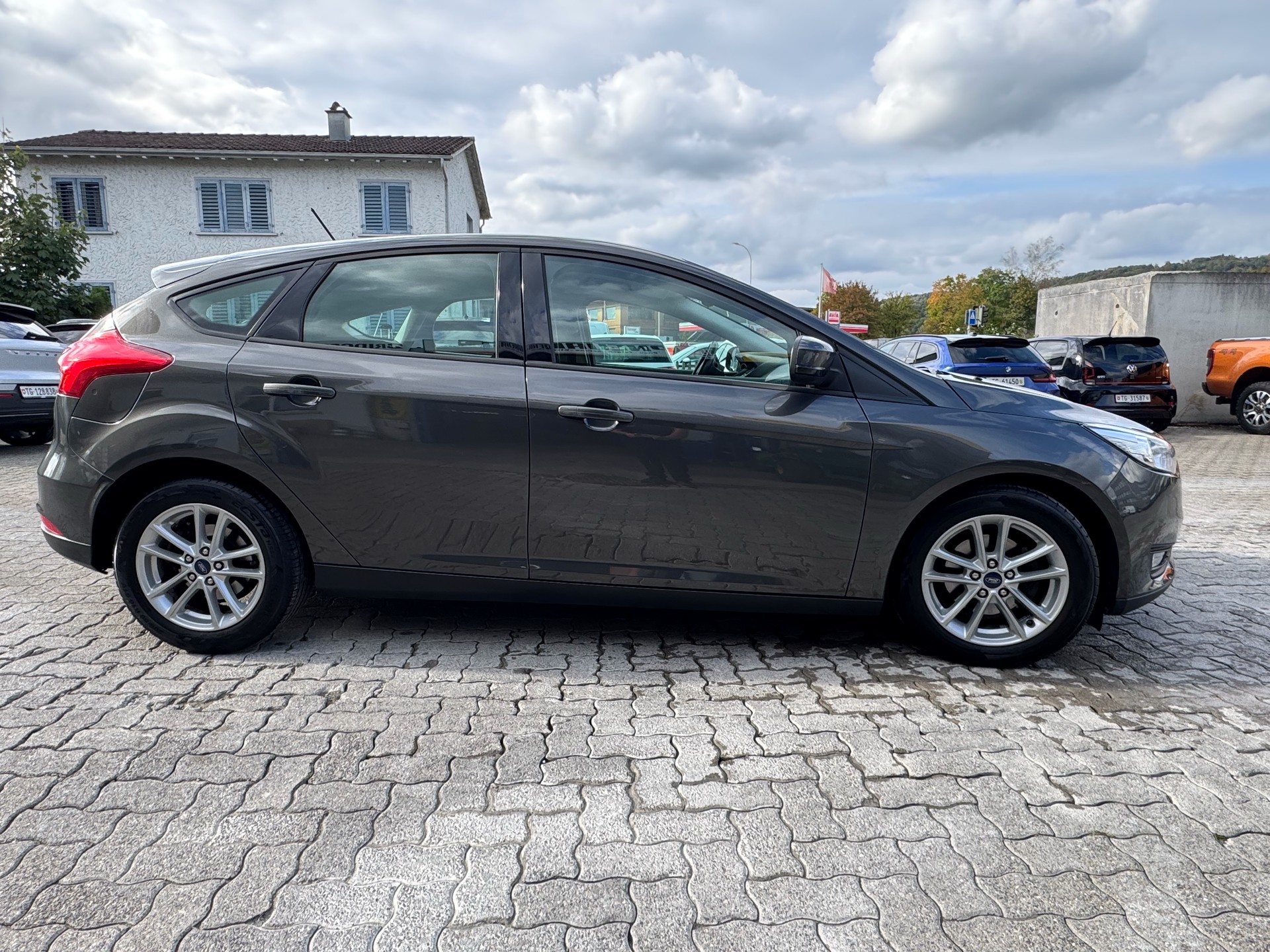 FORD FOCUS-image-3
