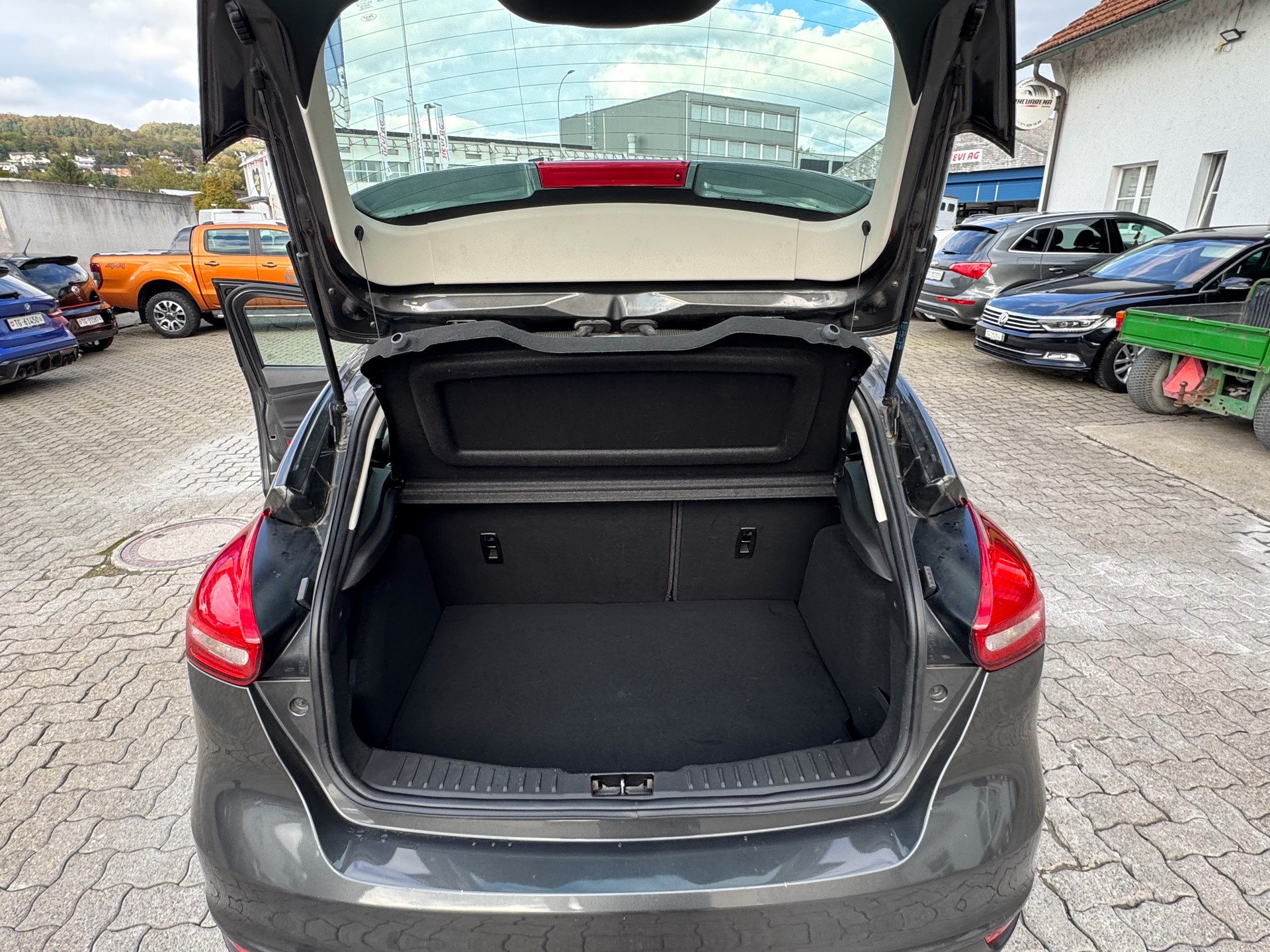 FORD FOCUS-image-11