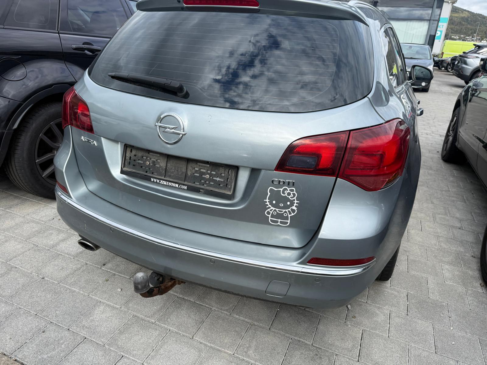 OPEL Astra 2.0 CDTi Cosmo Automatic-image-12