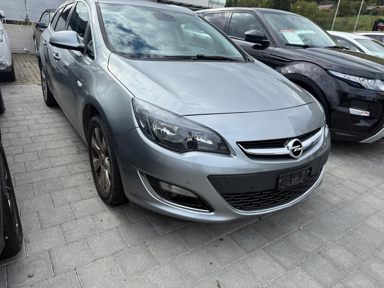 OPEL Astra 2.0 CDTi Cosmo Automatic-image-16