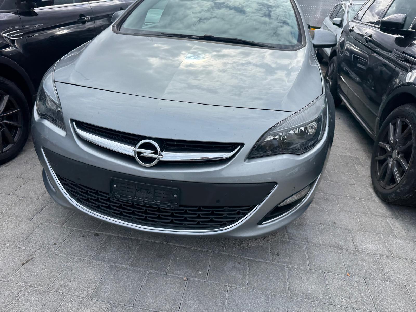 OPEL Astra 2.0 CDTi Cosmo Automatic-image-19