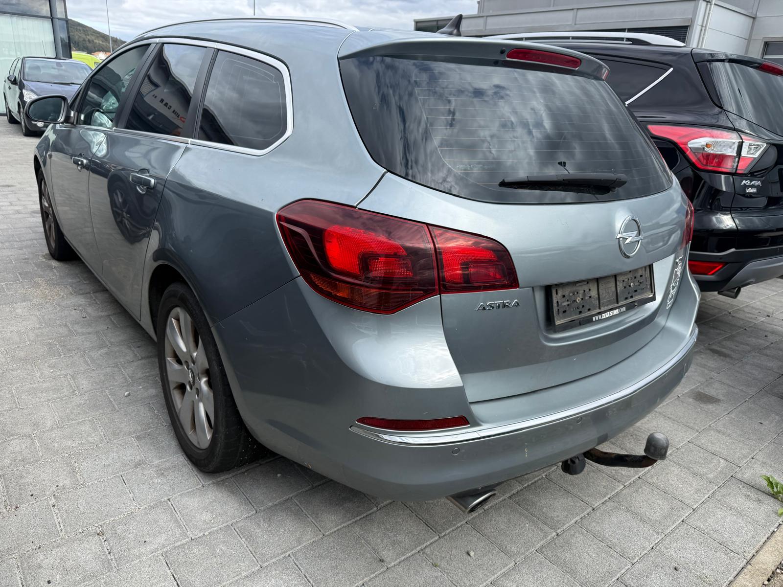 OPEL Astra 2.0 CDTi Cosmo Automatic-image-8
